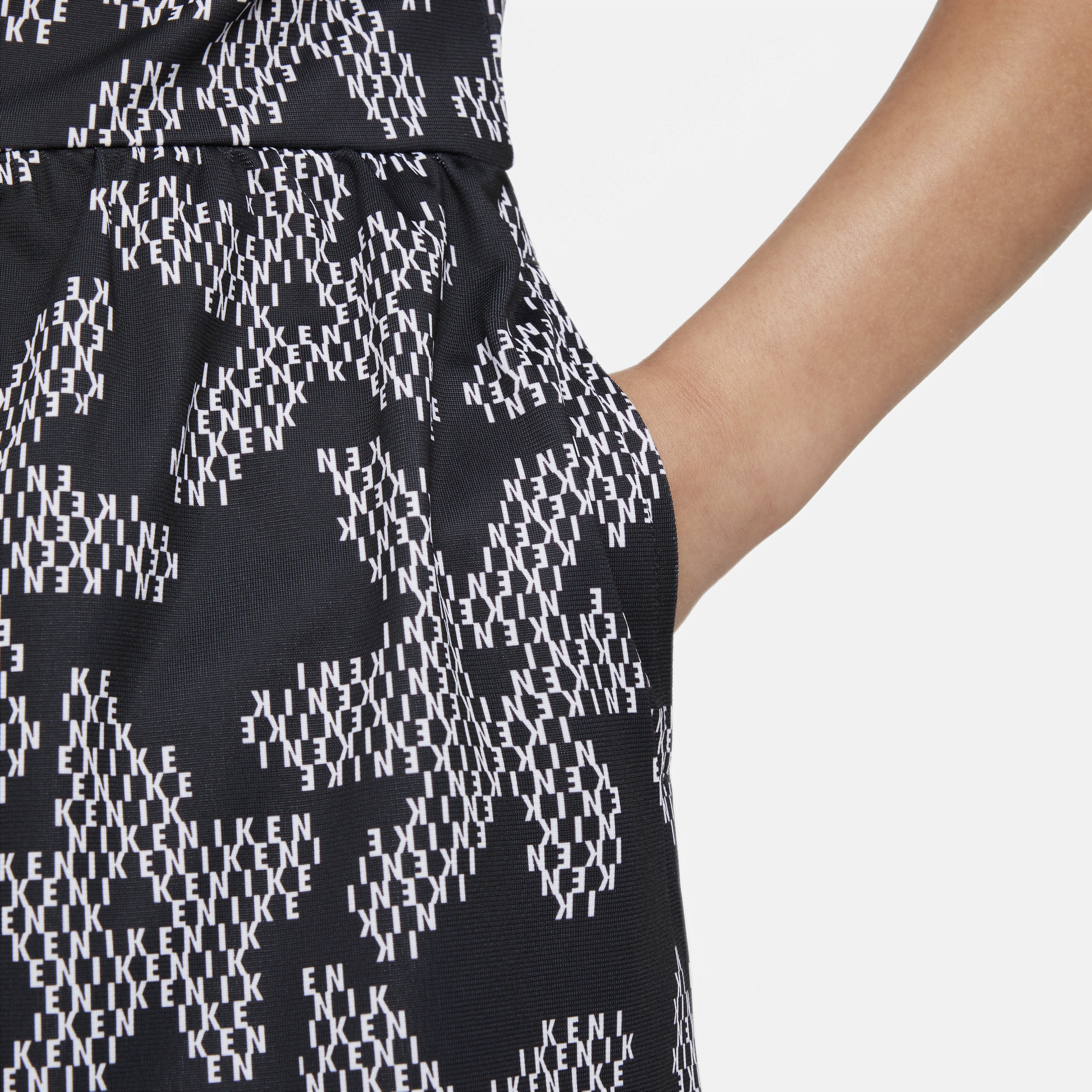 نايكي سبورتسوير image number 3