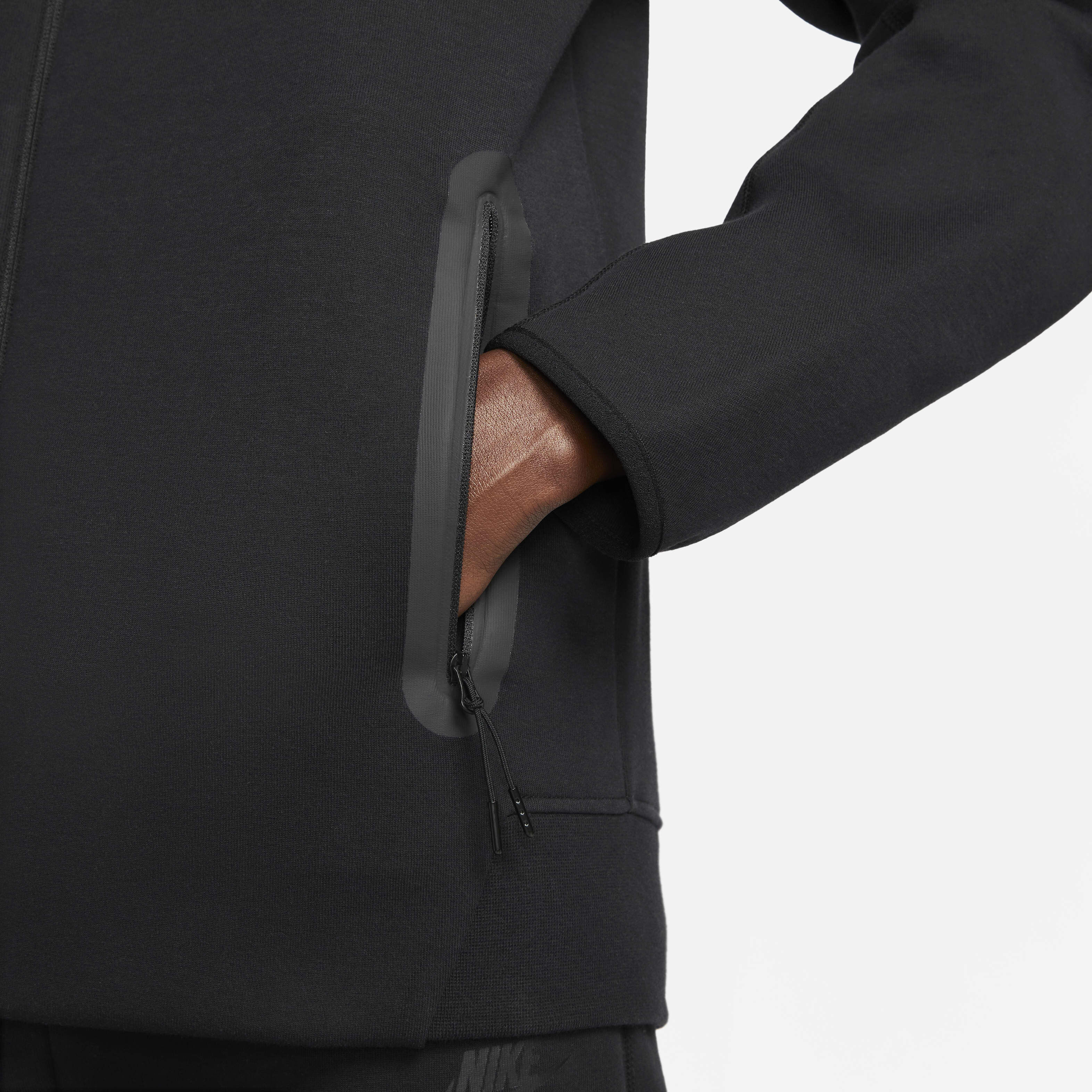 نايكي سبورتسوير تك فليس ويندرانر image number 4