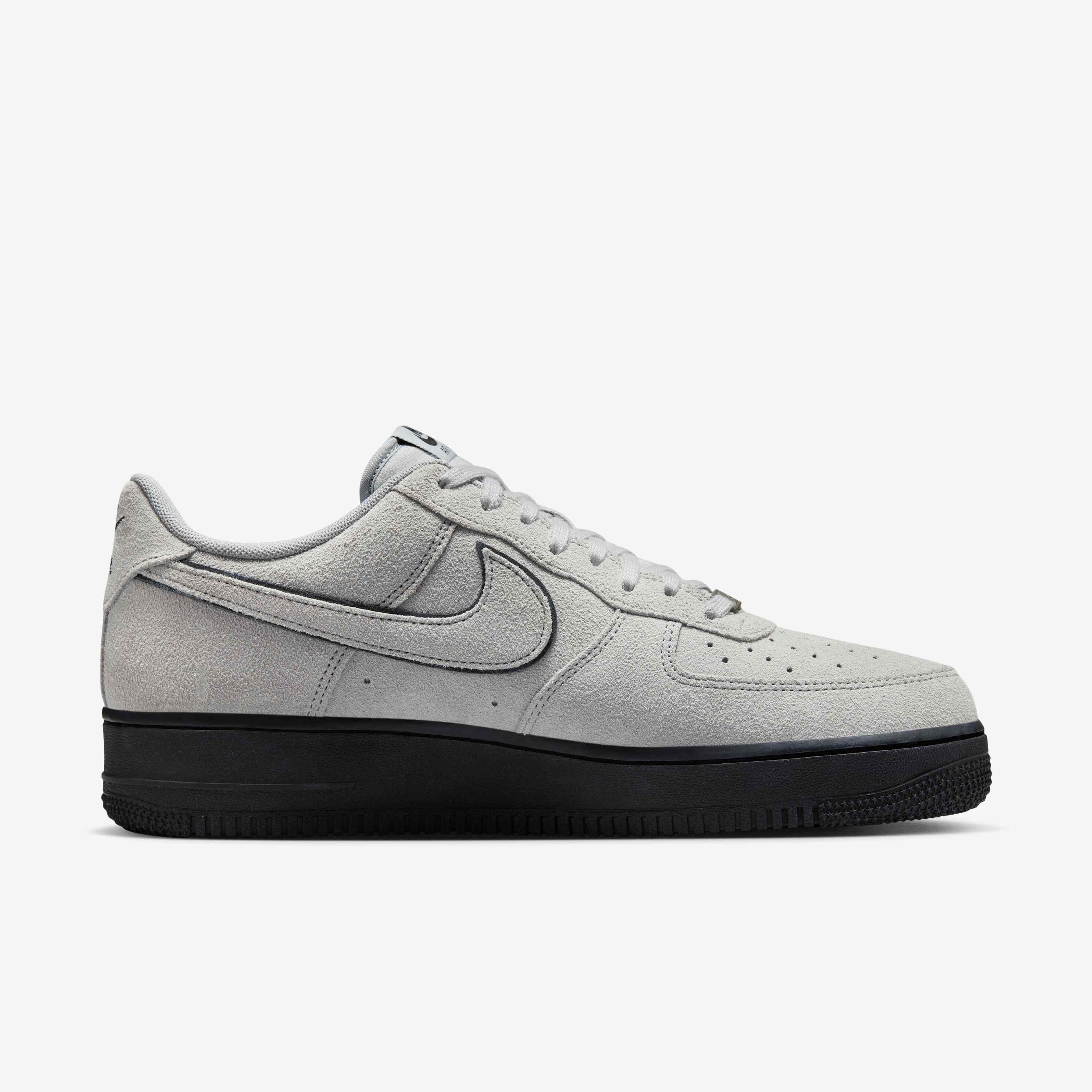 Nike Air Force 1 '07 LV8 image number 2