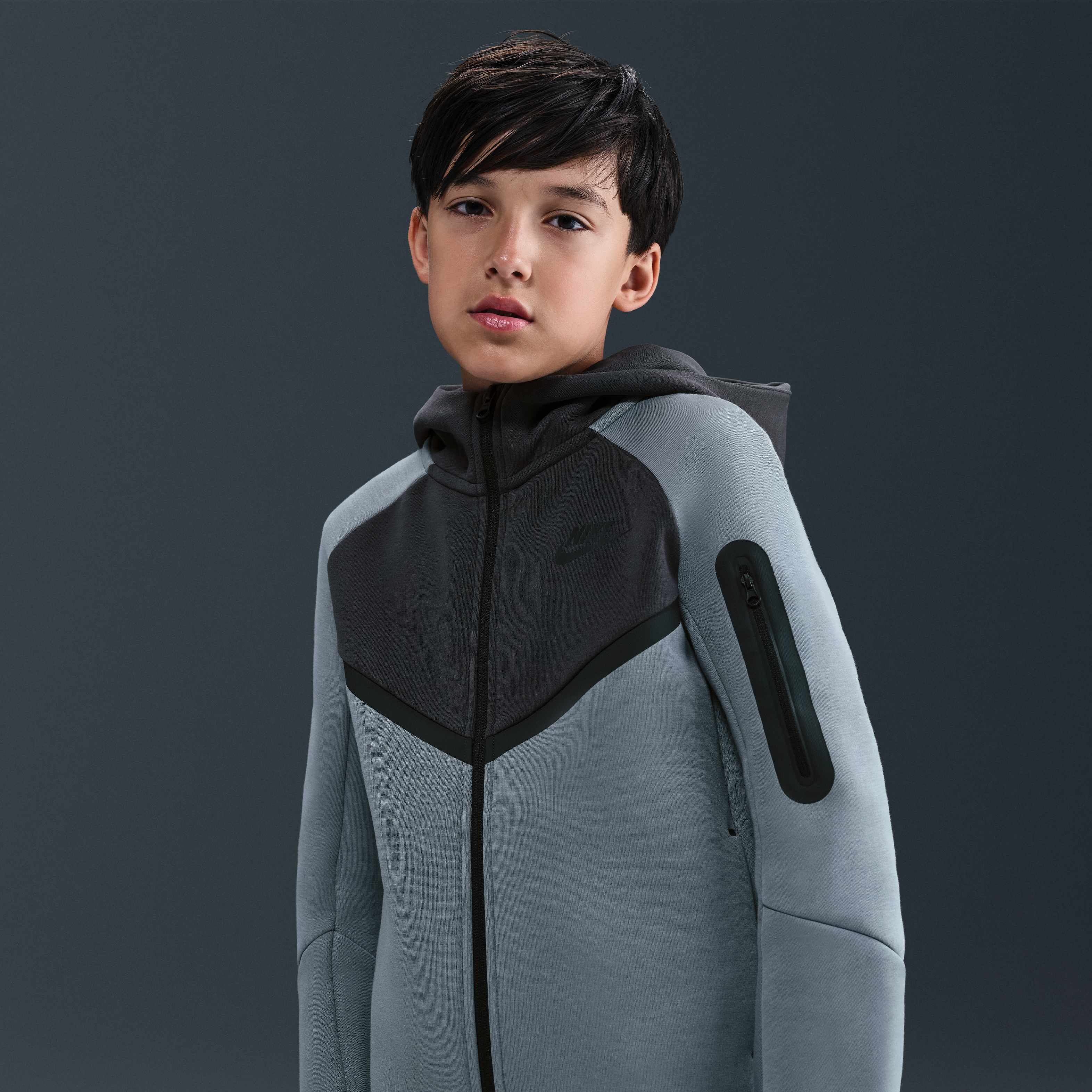 Nike Sportswear Tech Fleece image number 2