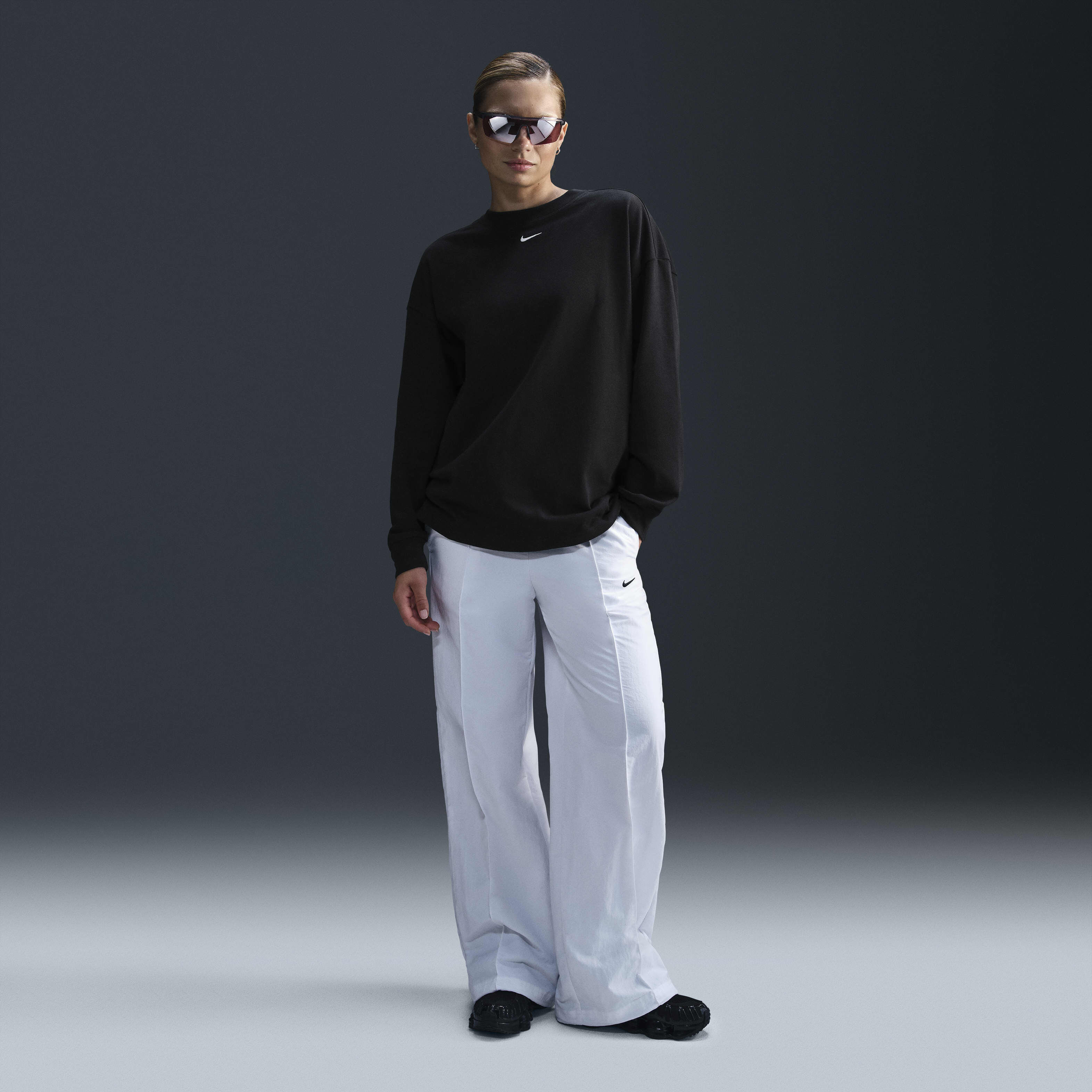 Nike Sportswear Essential image number 3