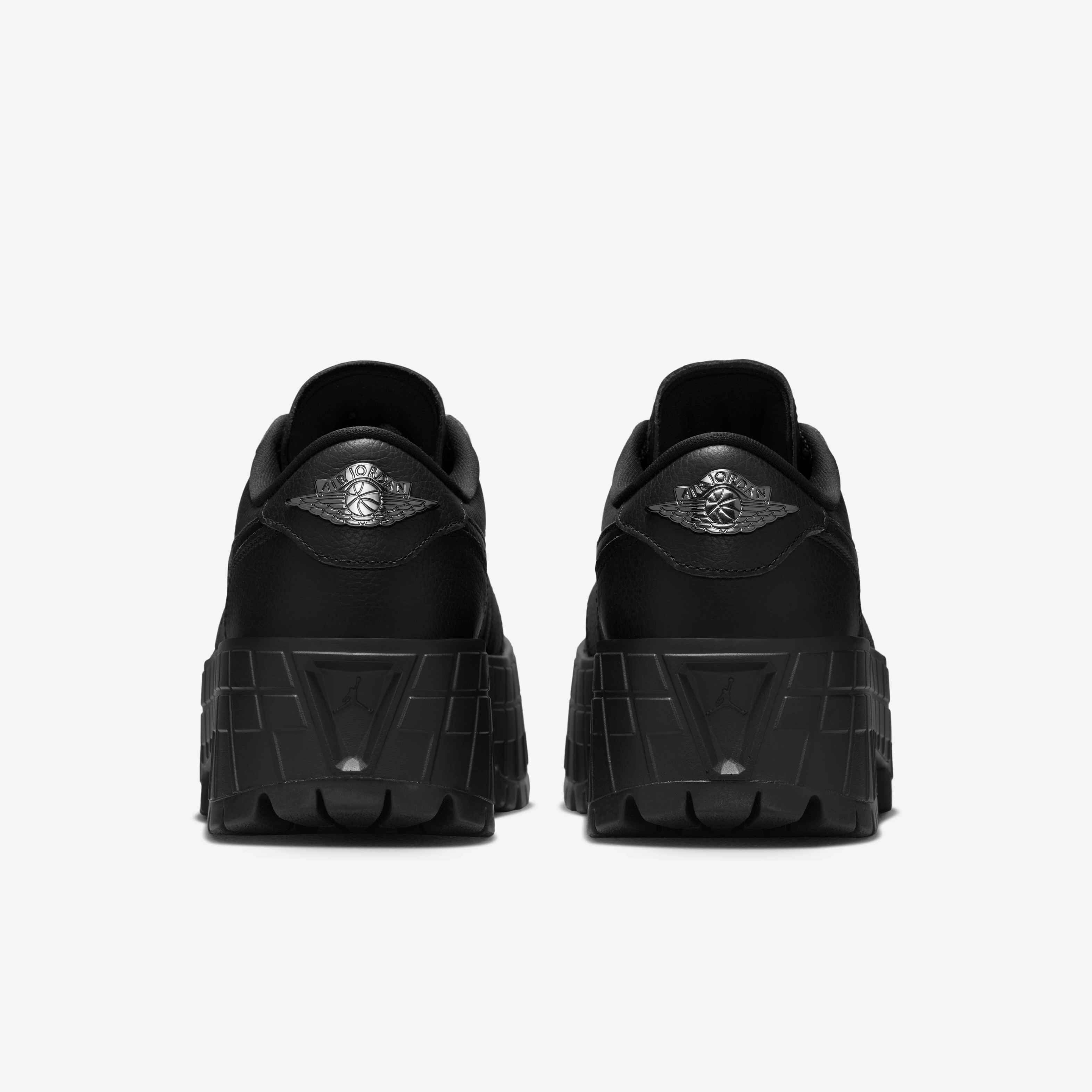 靴 Women's Air Jordan 1 Brooklyn Low Black Air Jordan 1 Brooklyn Women's Boots. Nike.com