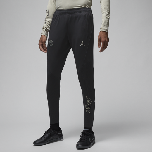 Discover The Perfect Fit of Nike Trousers for Men | Nike KSA