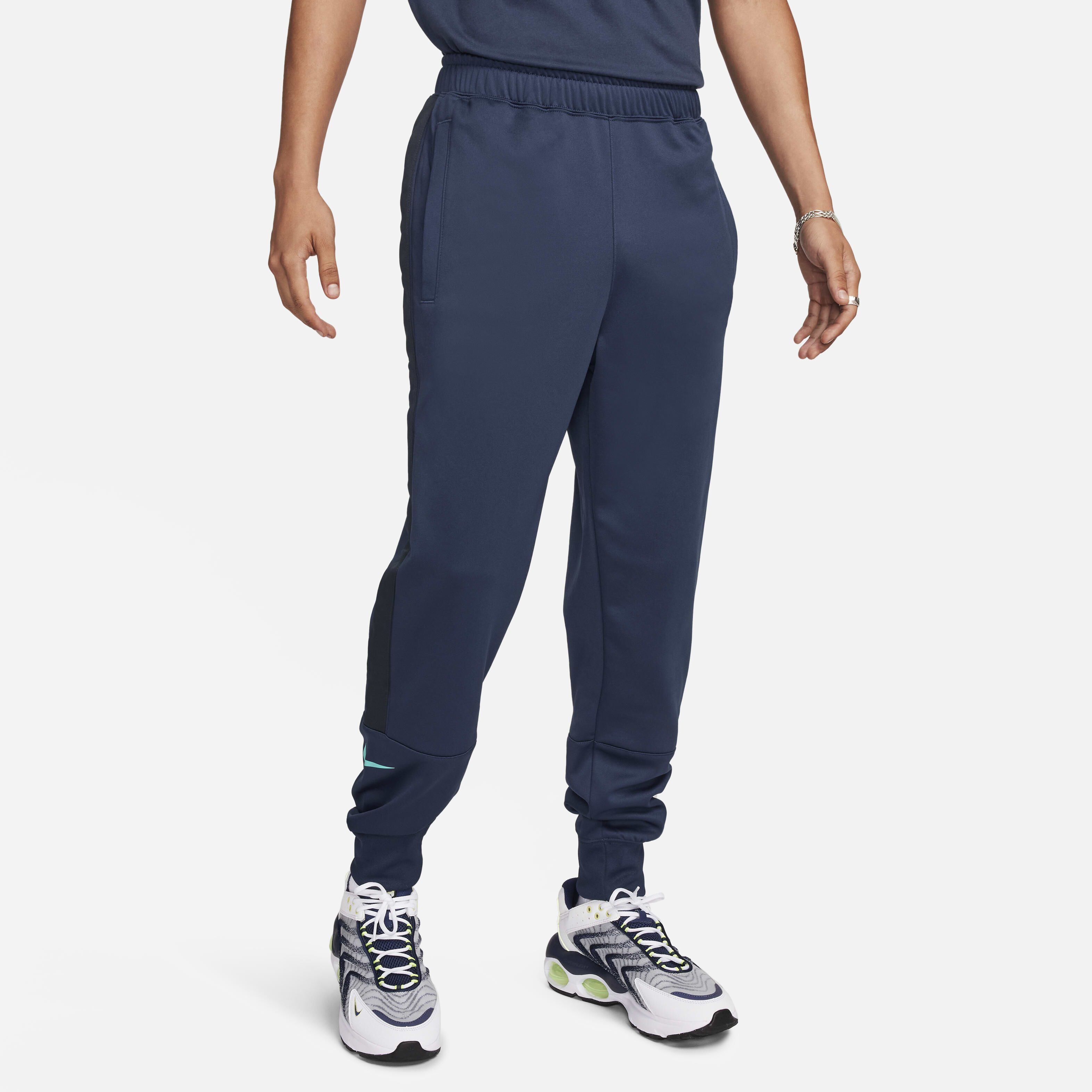 Buy Nike Air Men s Joggers Nike Saudi Official