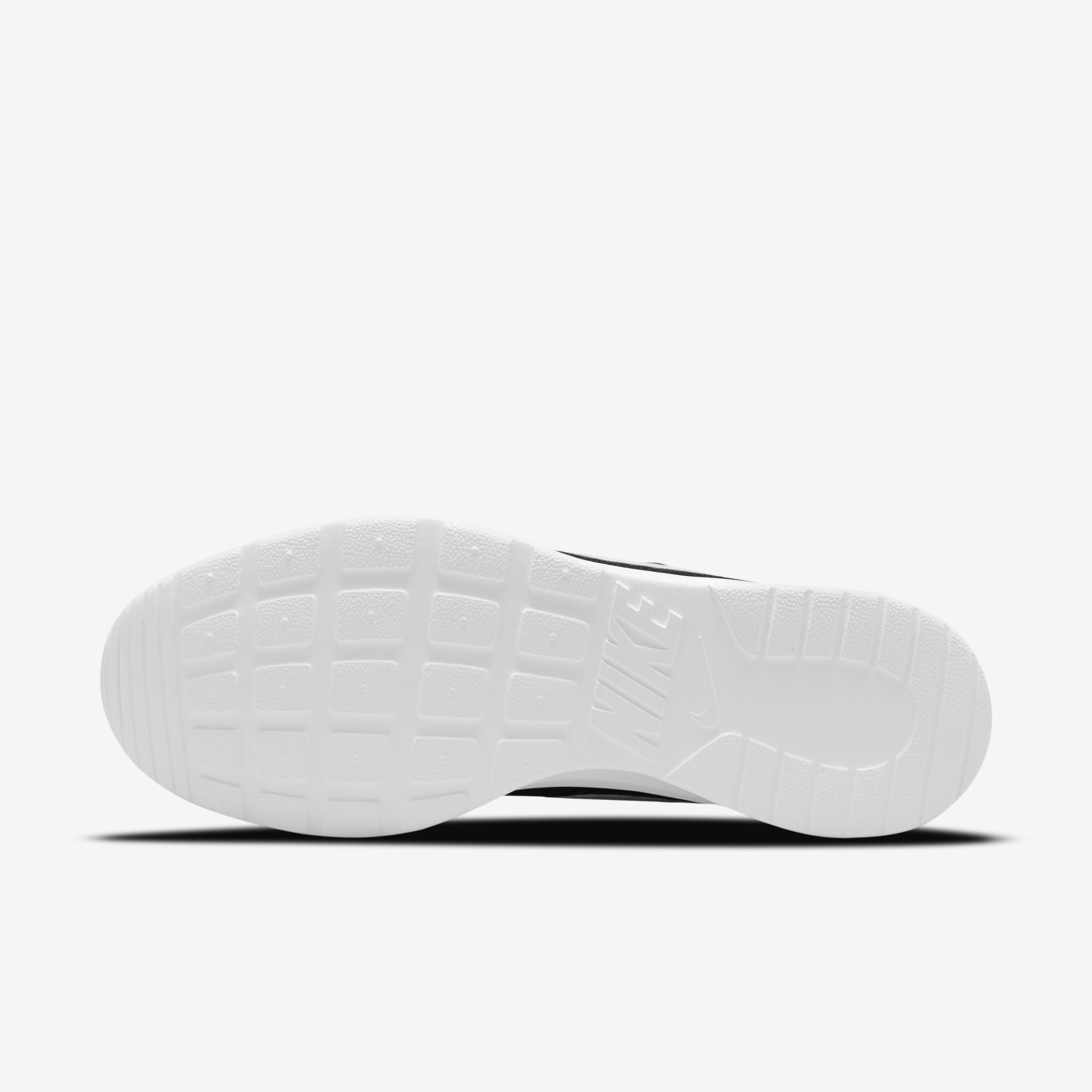 Buy Nike Tanjun Men s Shoes Nike Saudi Official