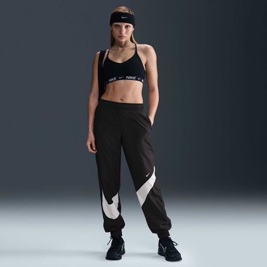 نايكي سبورتسوير كلاسيك