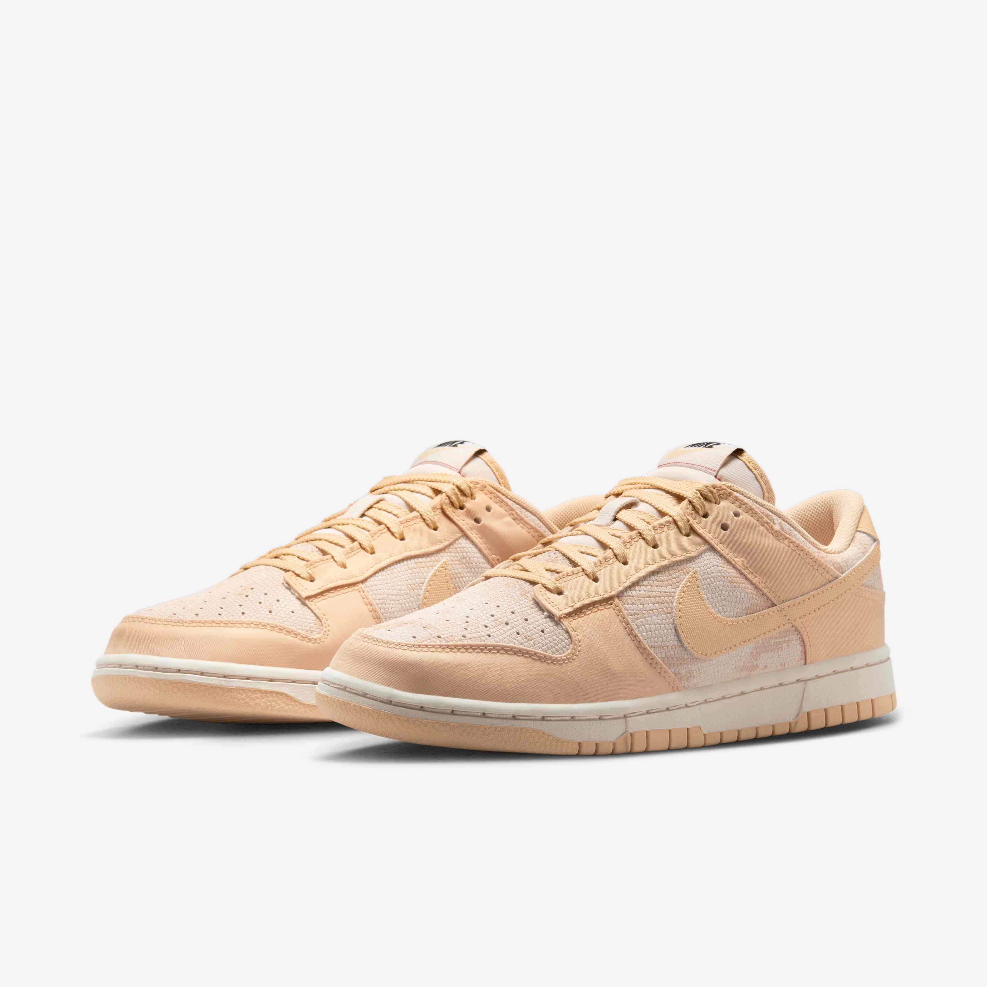 Nike Dunk Low image number 4