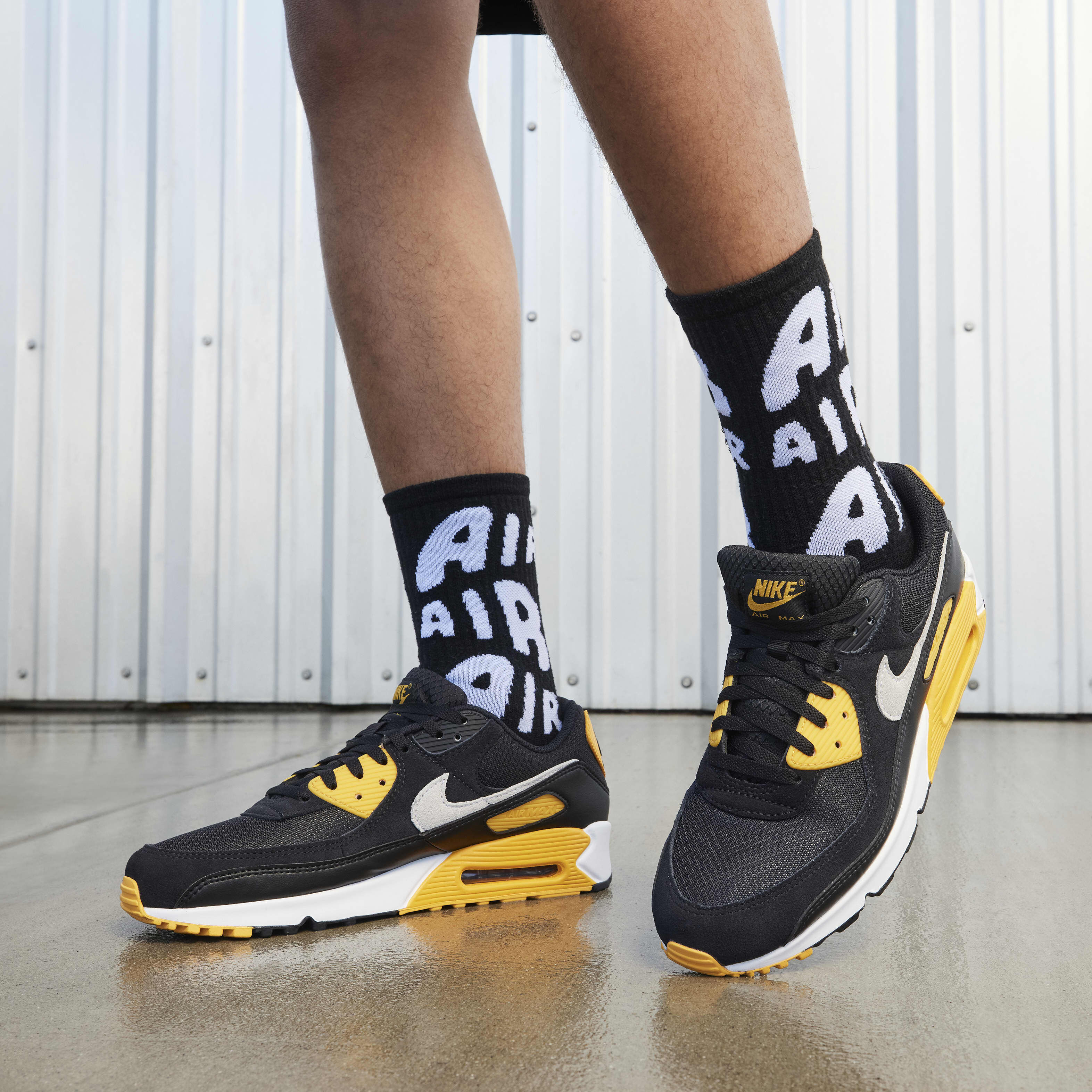 Buy Nike Air Max 90 Men s Shoes Nike Saudi Official