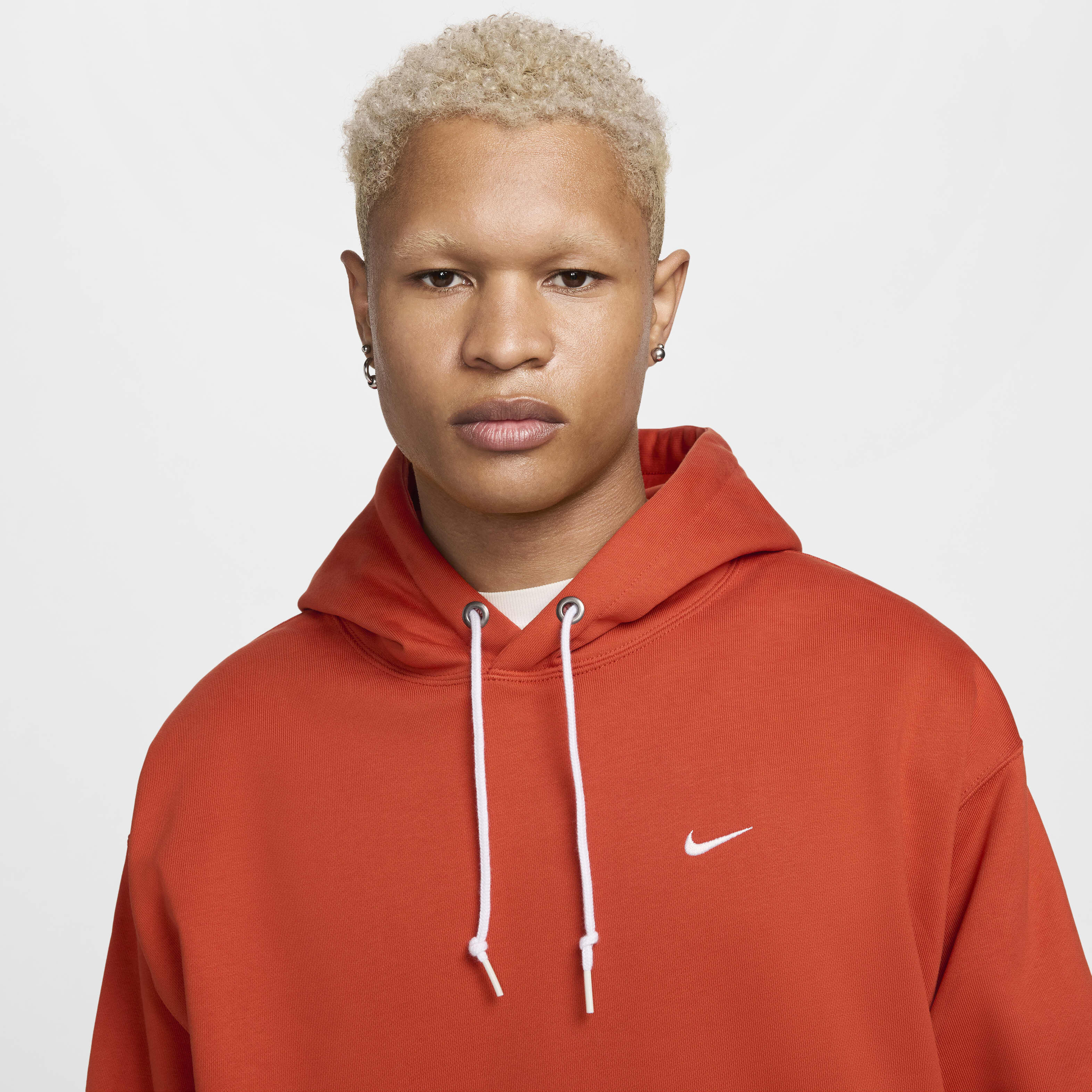 [NIKE] ★大人気★Solo Swoosh Fleece Pullover Hoodie★関税無 Buy Nike Solo Swoosh Men's Fleece Pullover Hoodie - Light