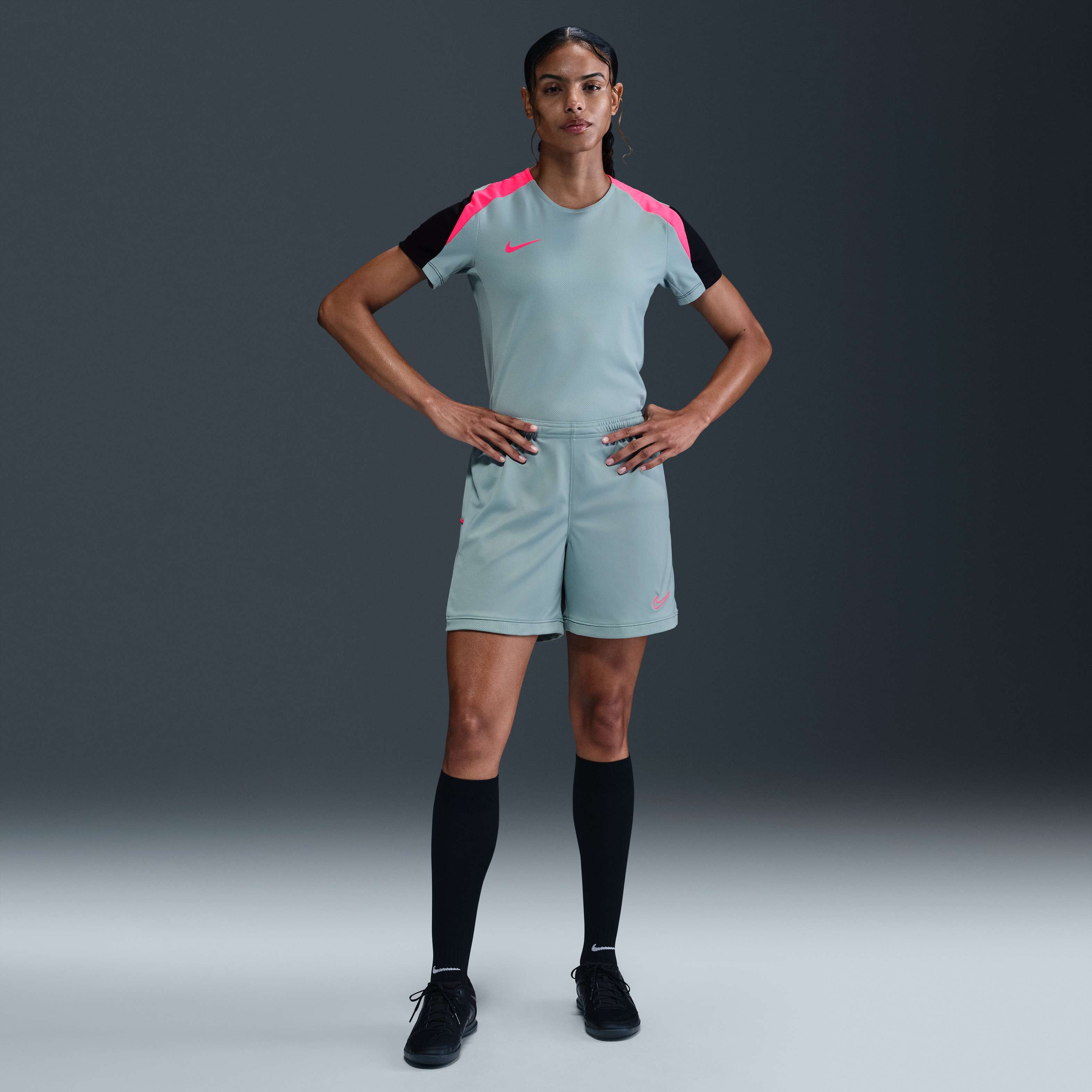 Nike Strike image number 3