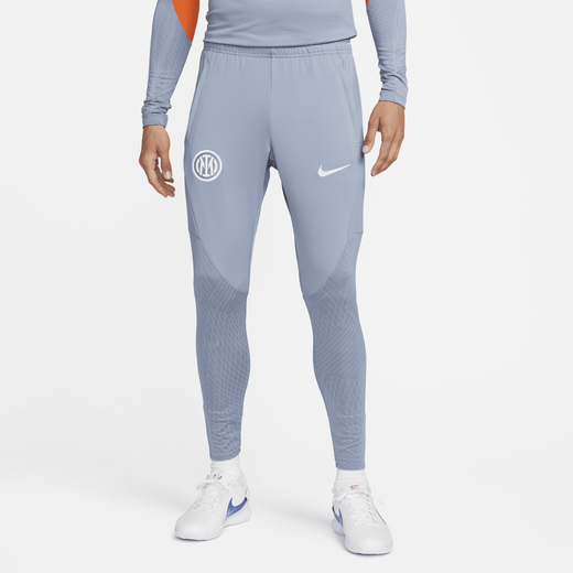 Discover The Perfect Fit of Nike Trousers for Men | Nike KSA