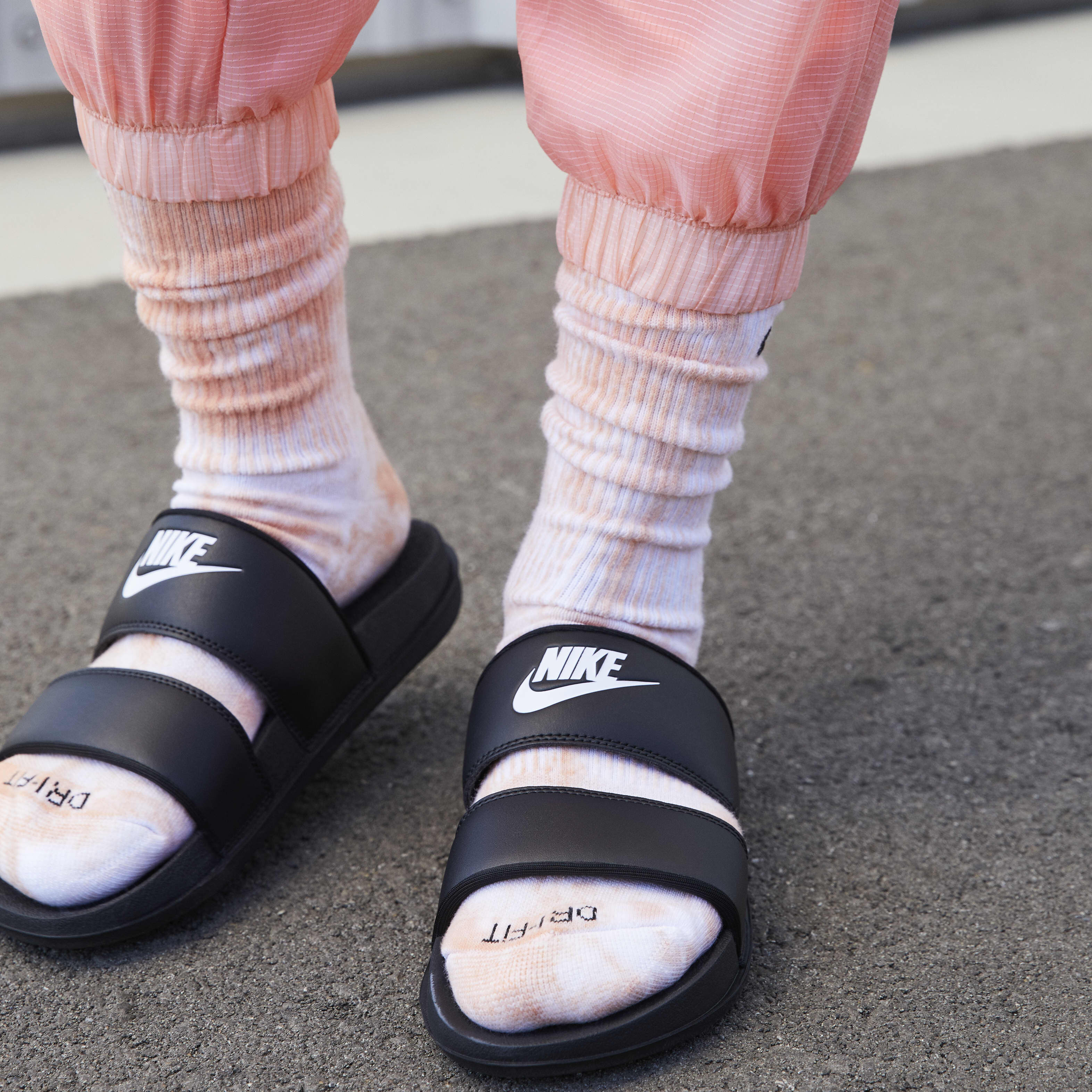 Nike duo slides red sale