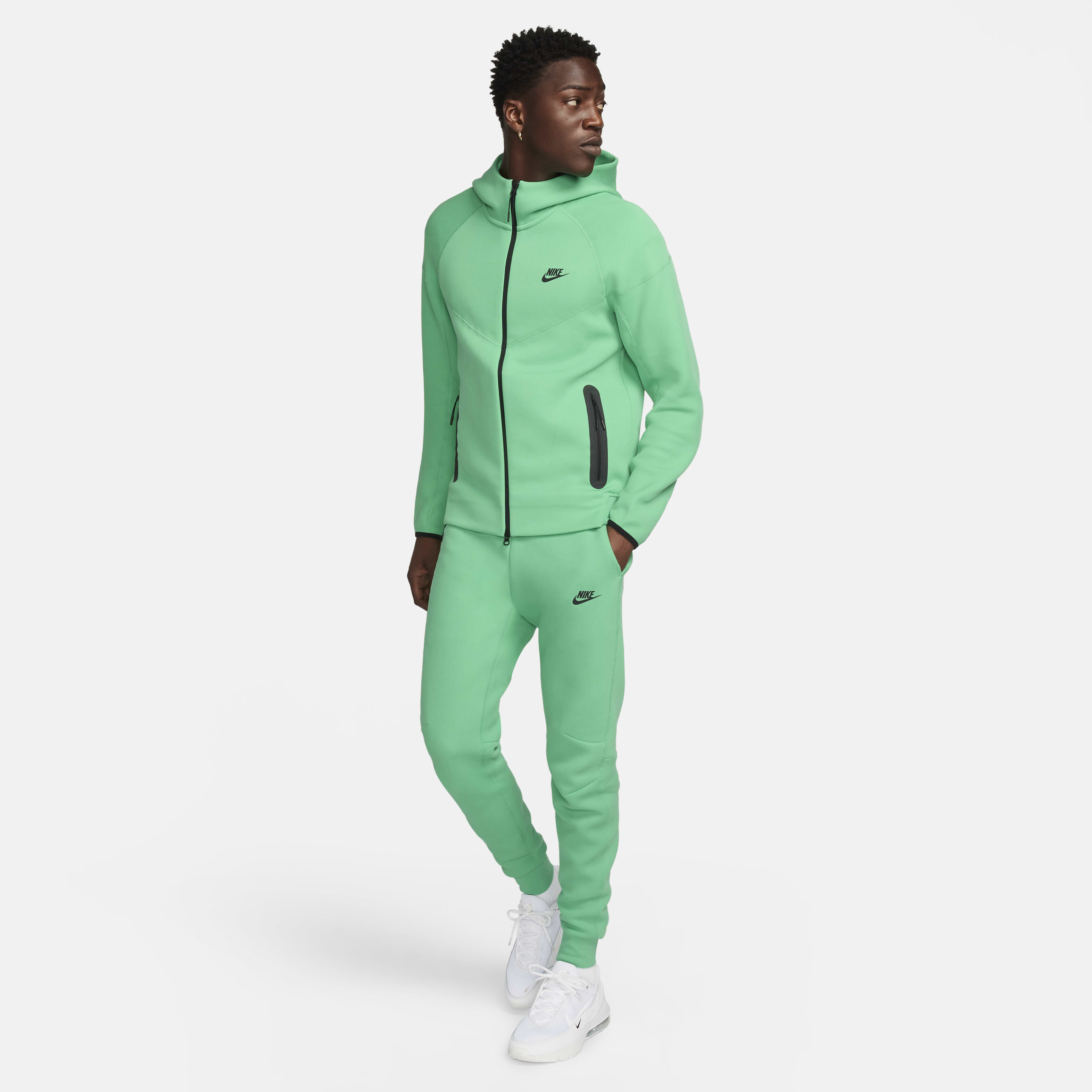 Tech fit nike tracksuit online
