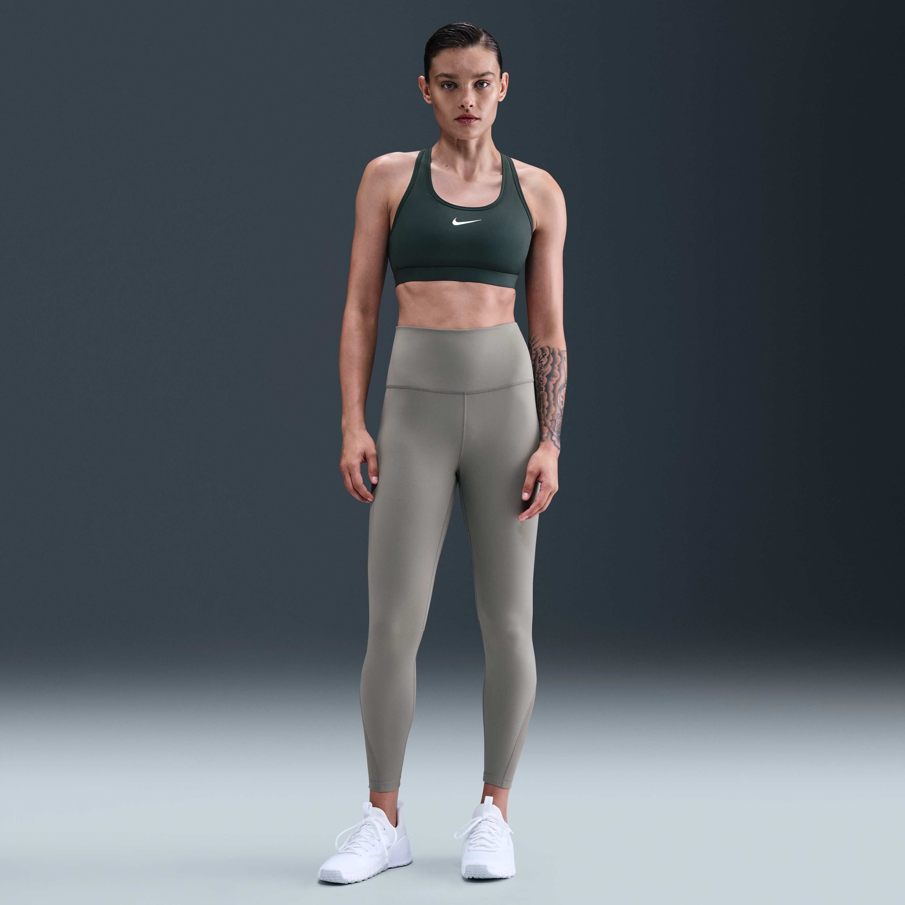 Nike Swoosh Medium-Support image number 3