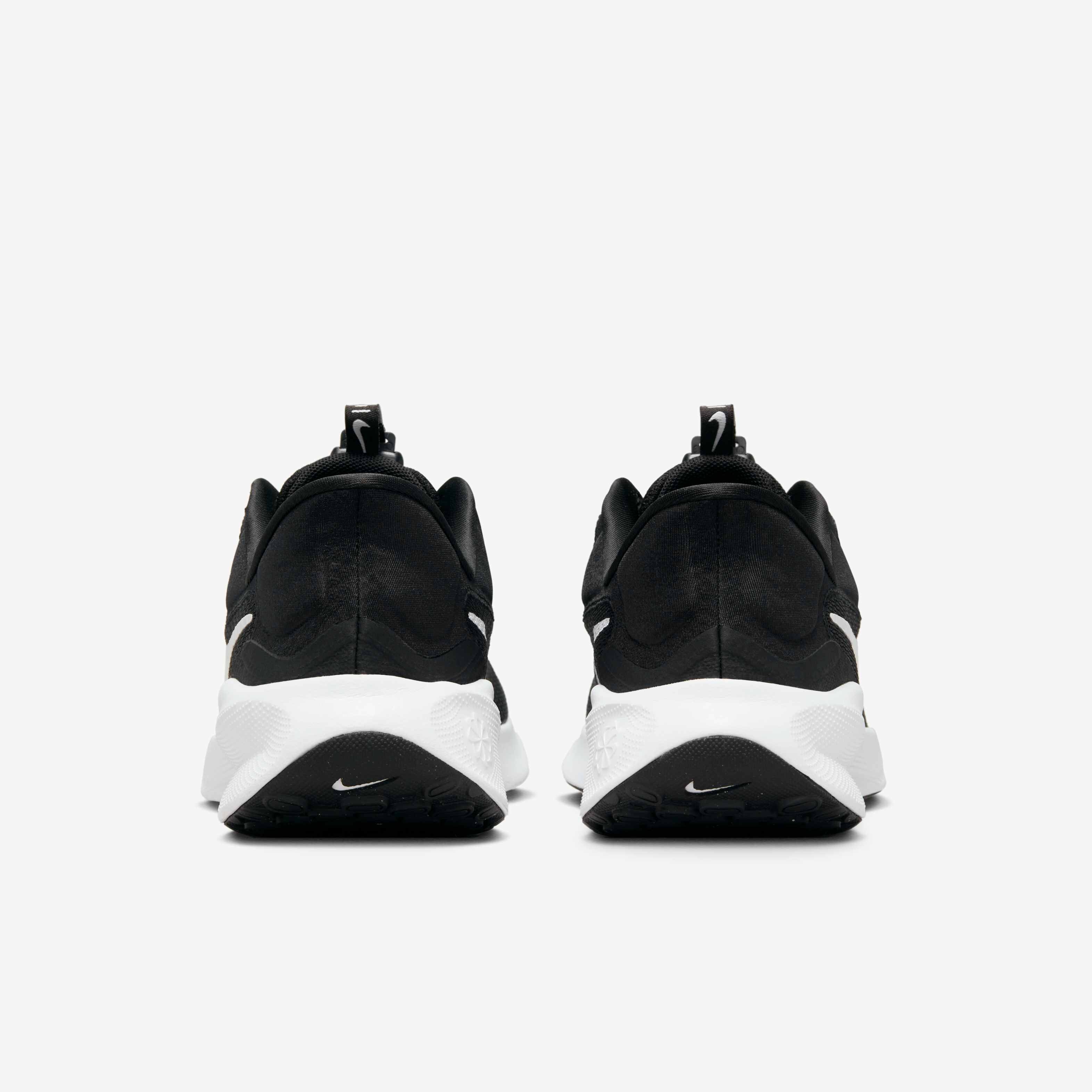 Nike Revolution 7 EasyOn image number 6