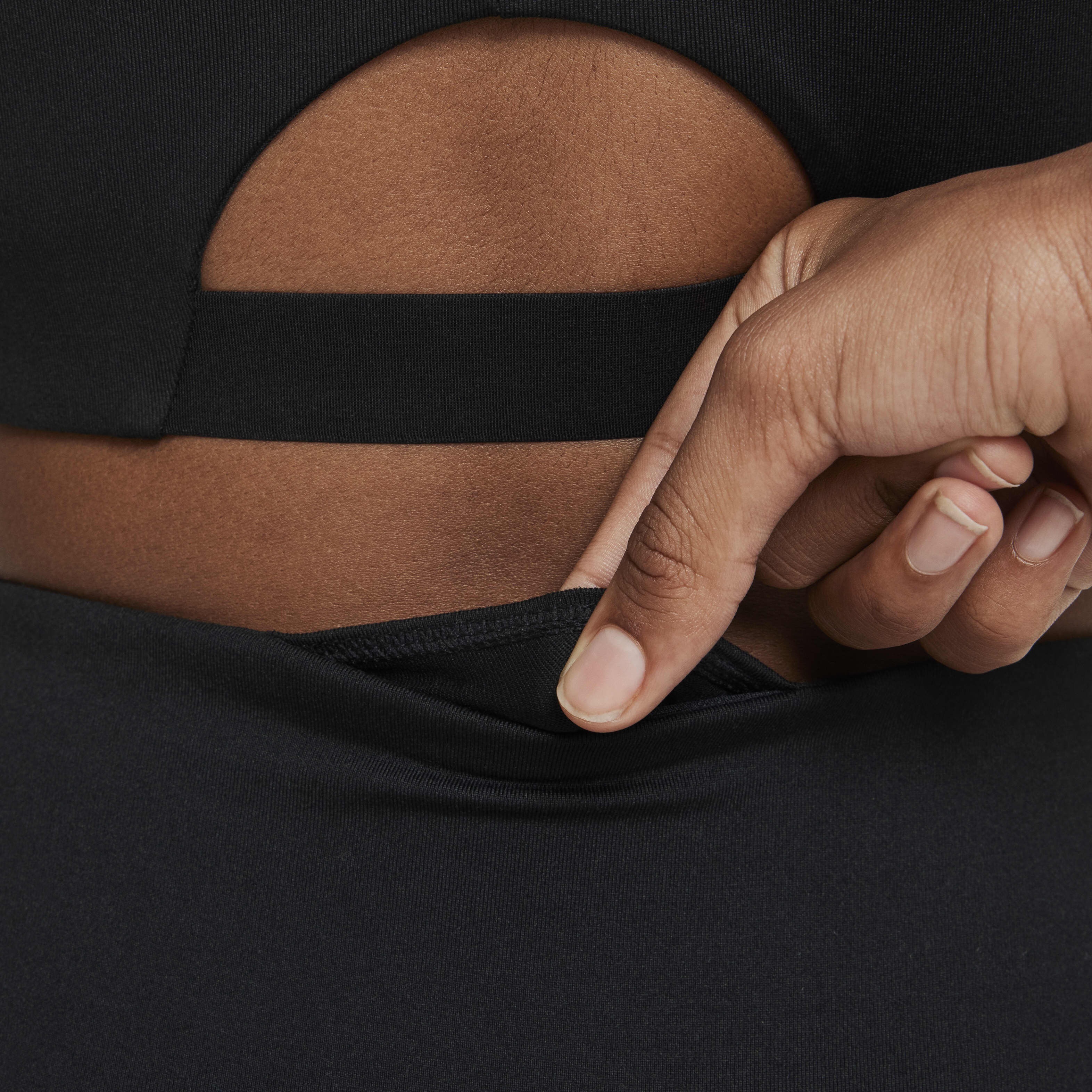 Nike Dri-FIT One Luxe image number 2