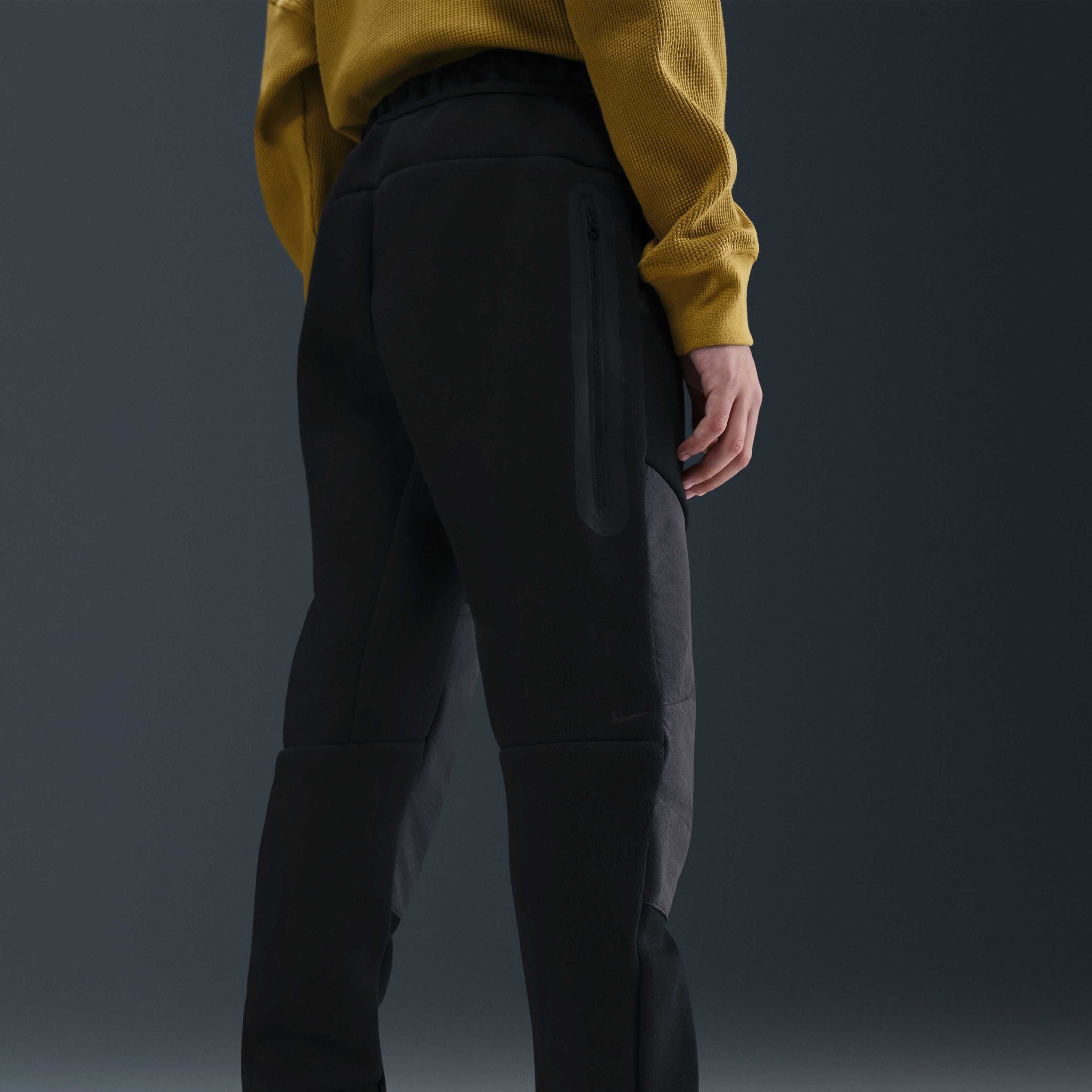 Nike Sportswear Tech Fleece image number 2