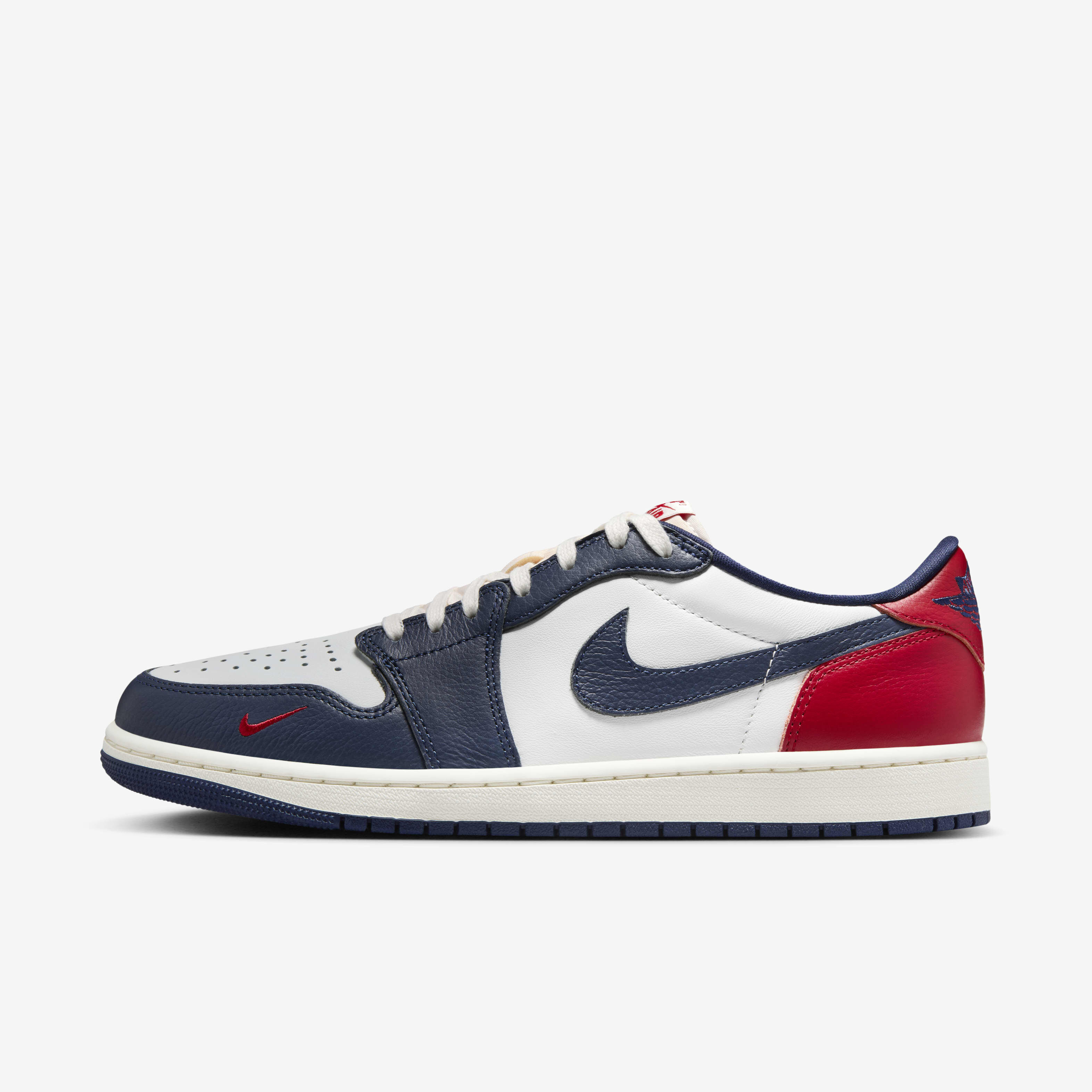 Buy Air Jordan 1 Retro Low Gym Red Midnight Navy Men s Shoes Nike Saudi Official