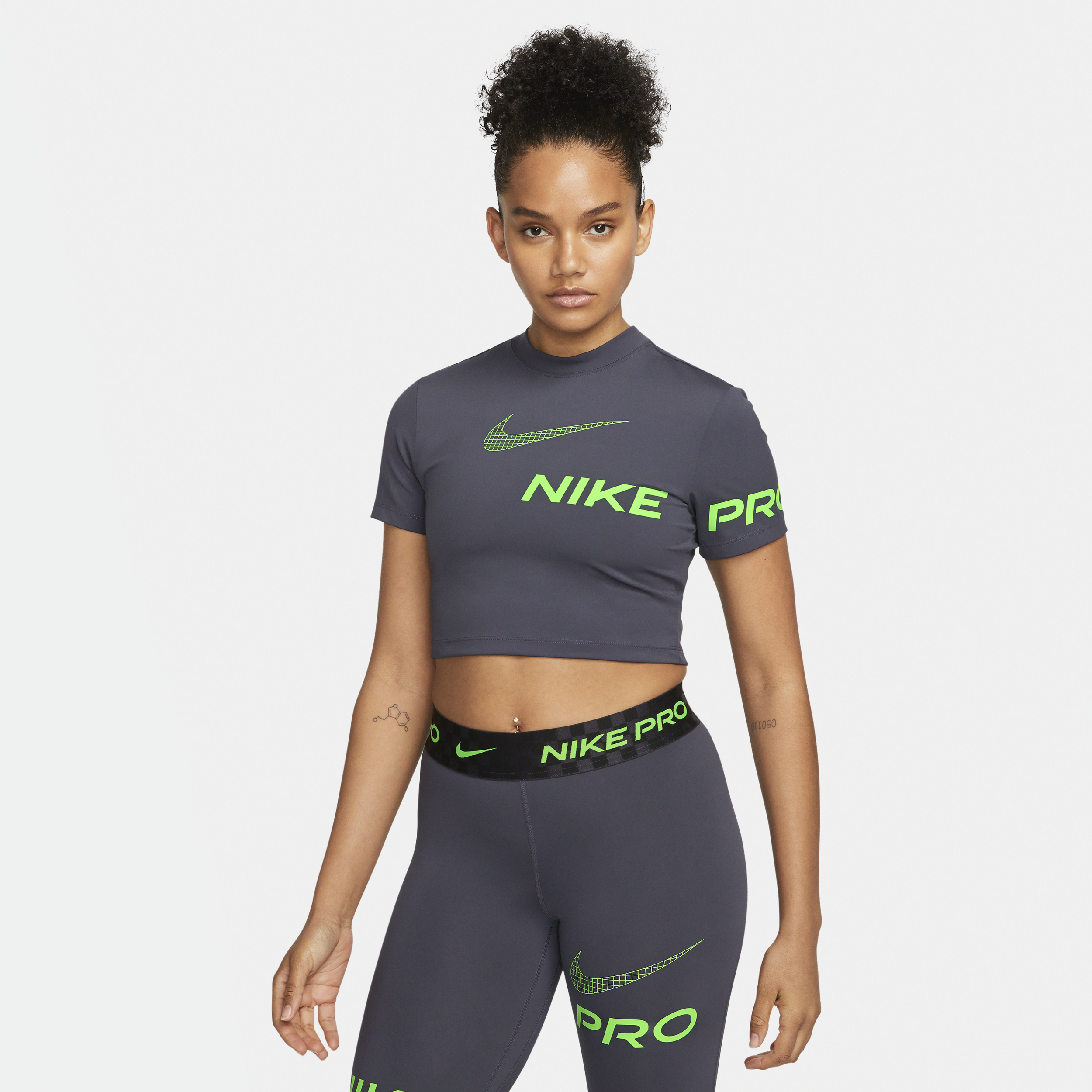 Nike pro top hotsell