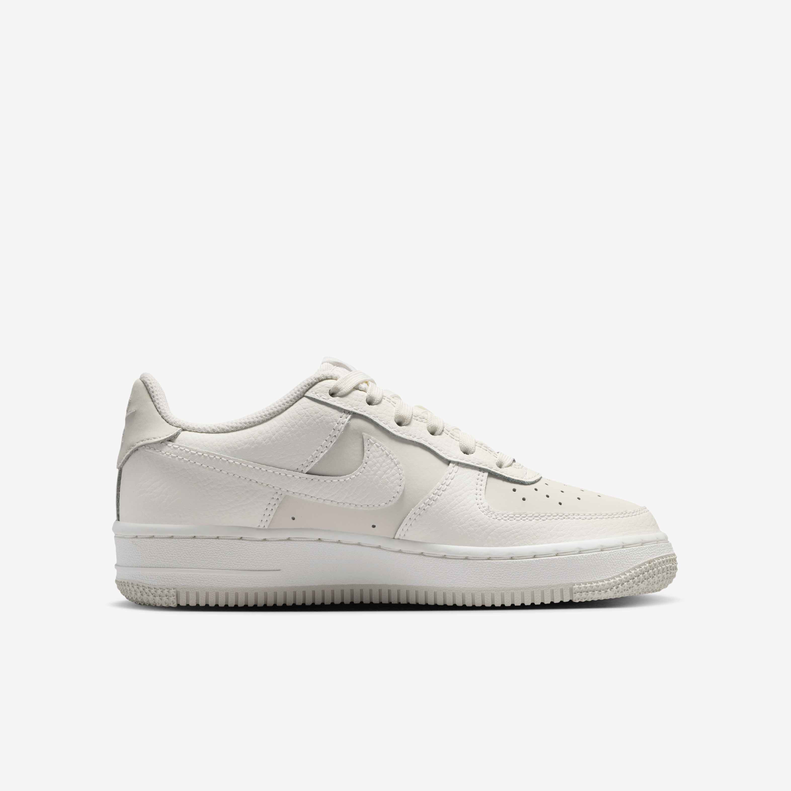 Nike Air Force 1 image number 2