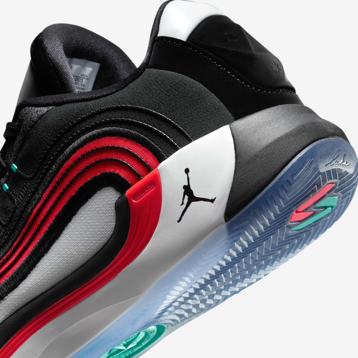 Luka 4 'Bloodline' image number 7 Luka 4 'Bloodline' image number 7