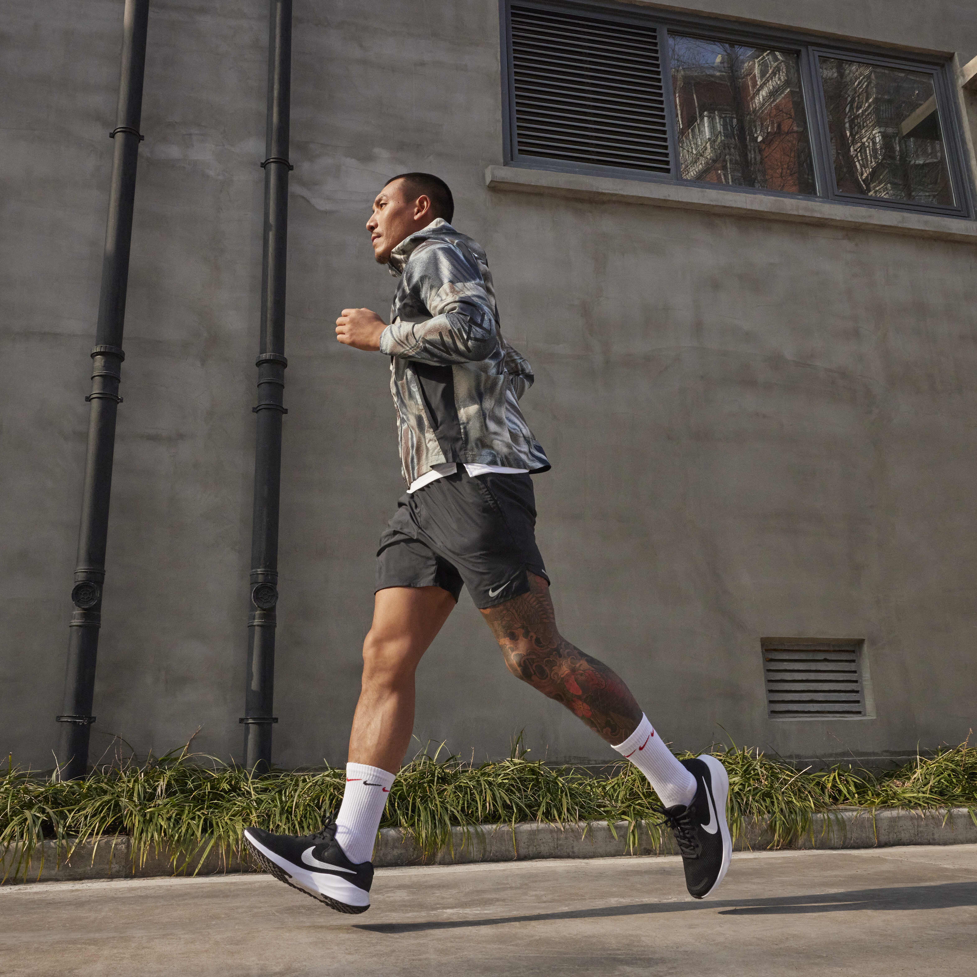 Nike running man shop