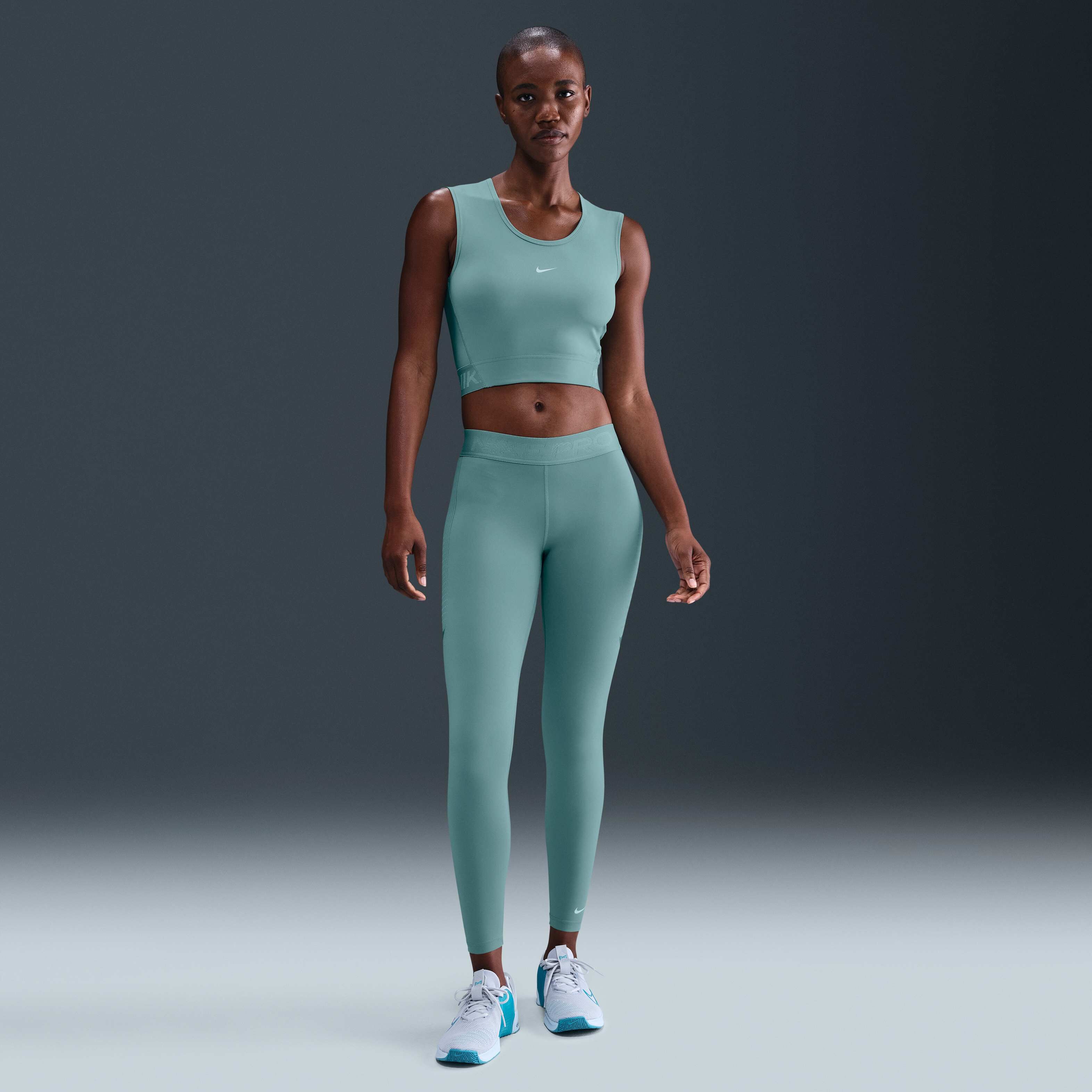 Nike Pro image number 0