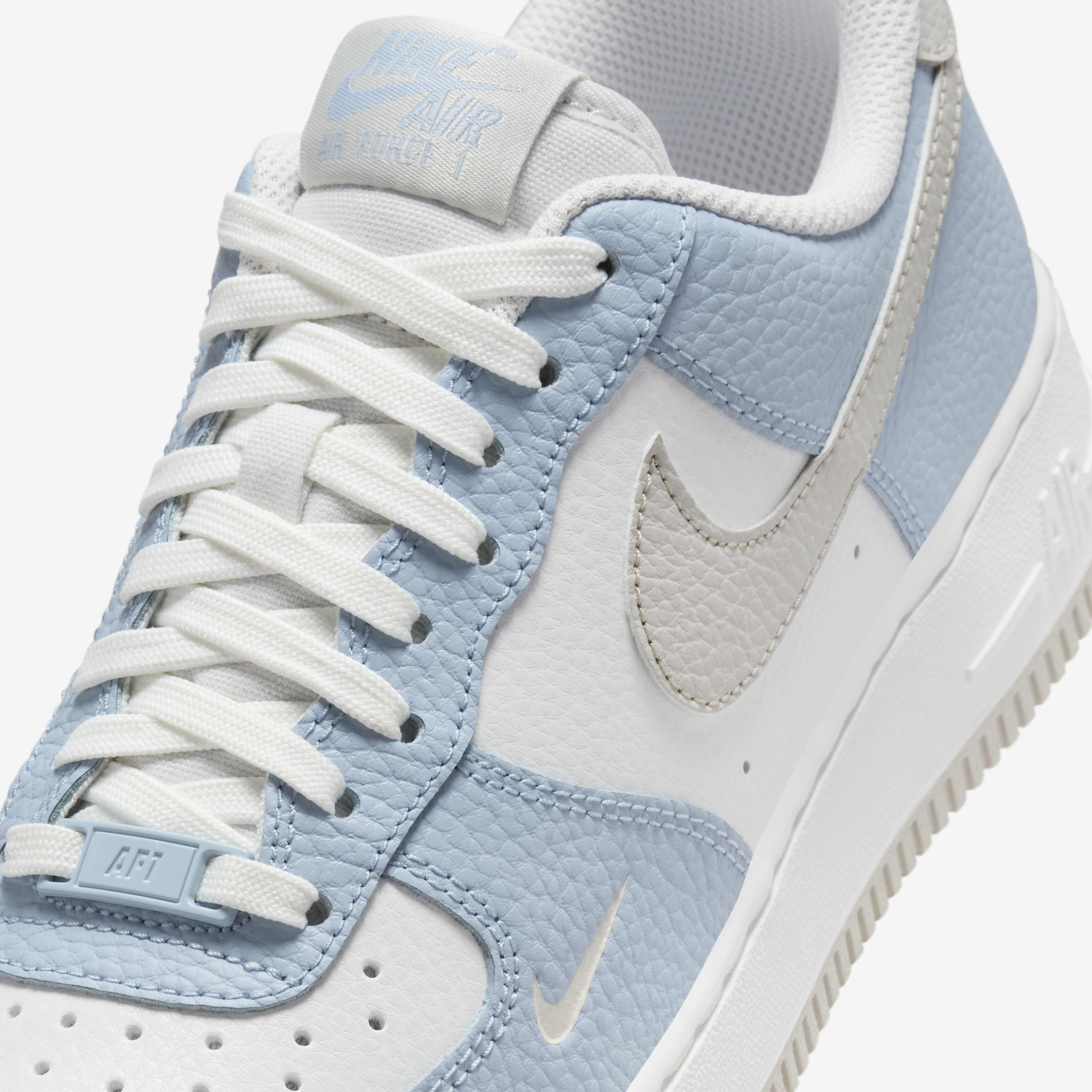 Air force 1 '07 white and light armory blue 2025