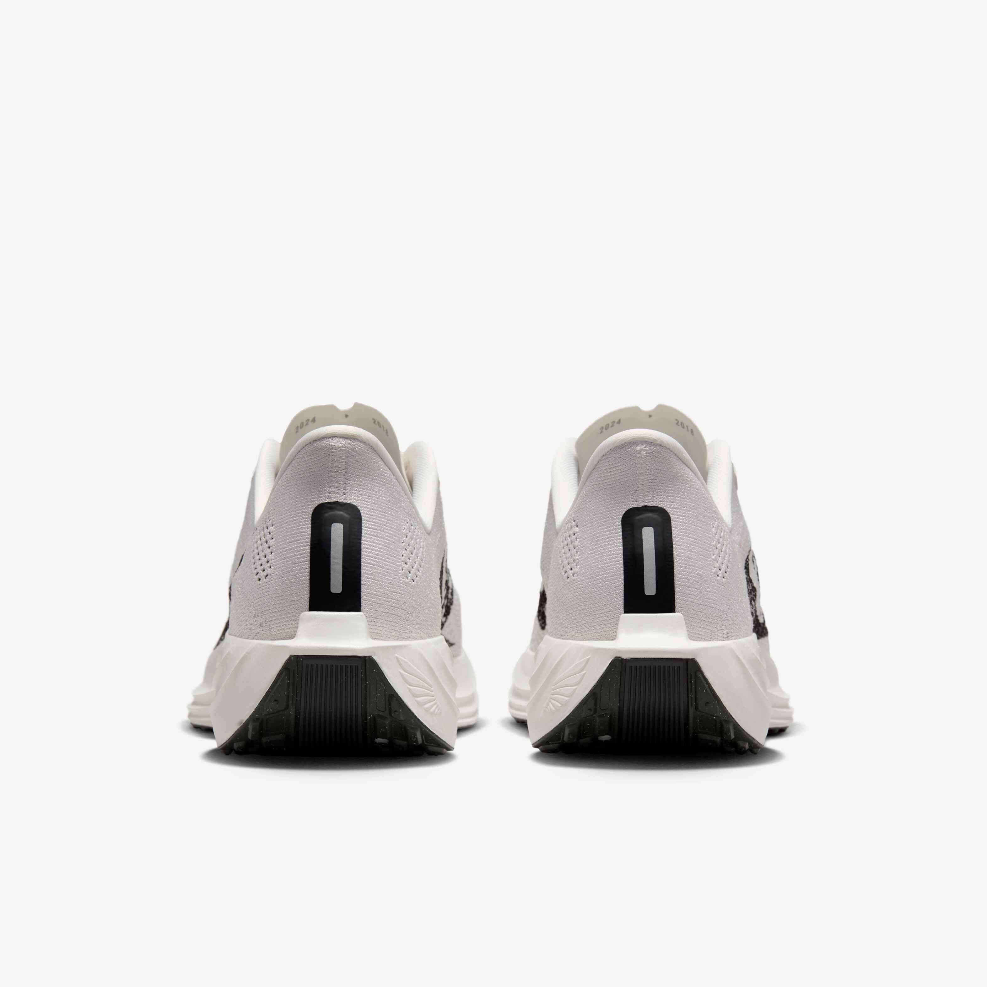 Nike Pegasus Plus image number 5