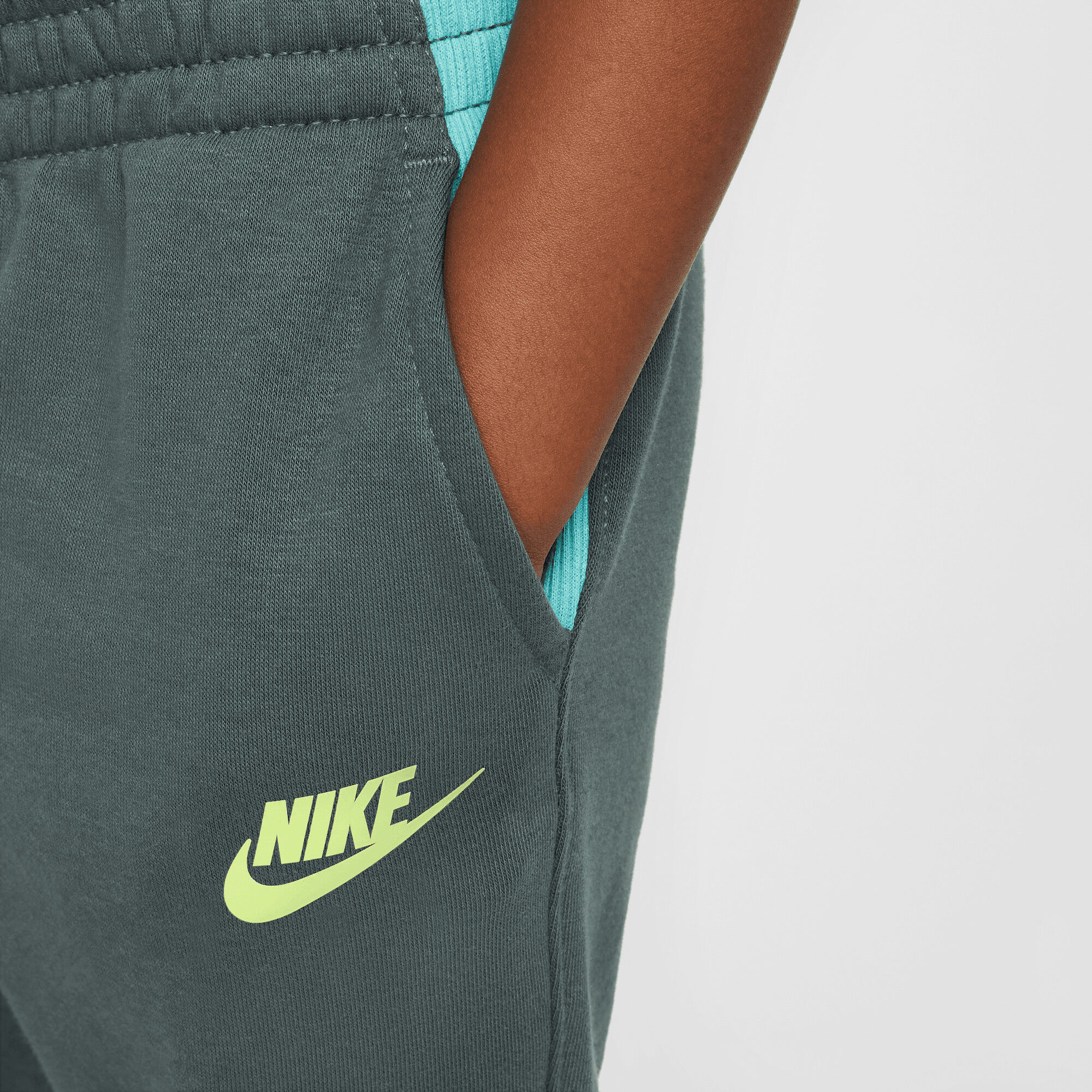 Nike Sportswear "Express Yourself" image number 2