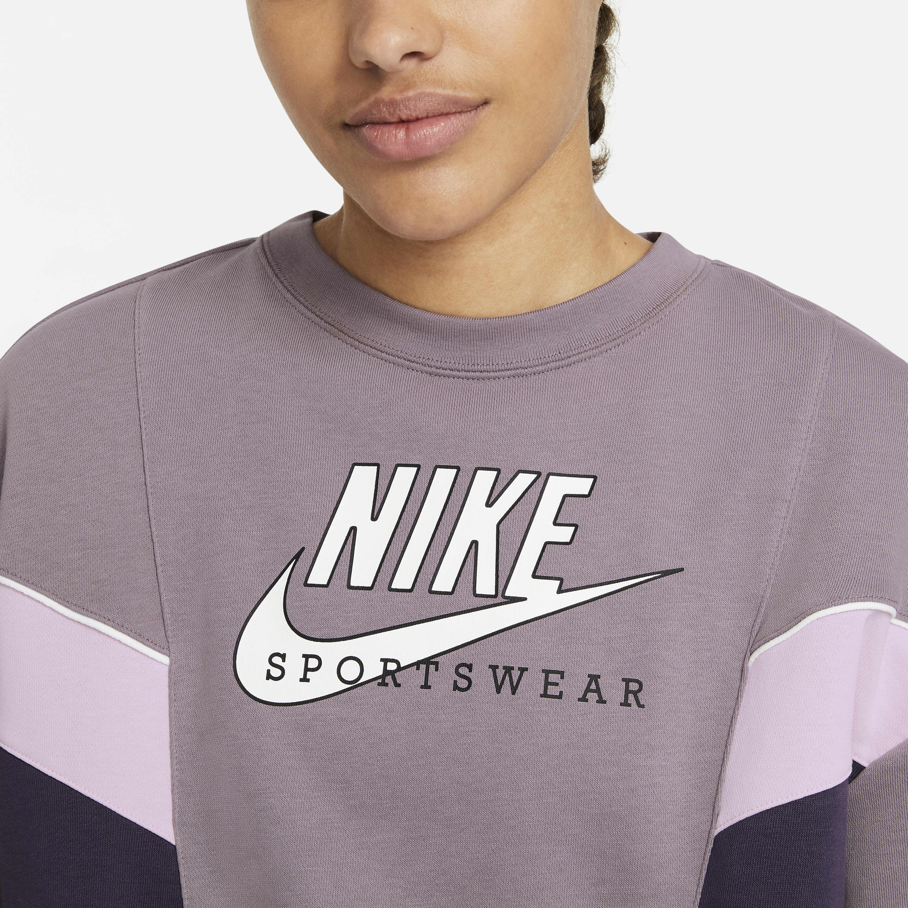 Nike Sportswear Heritage image number 3