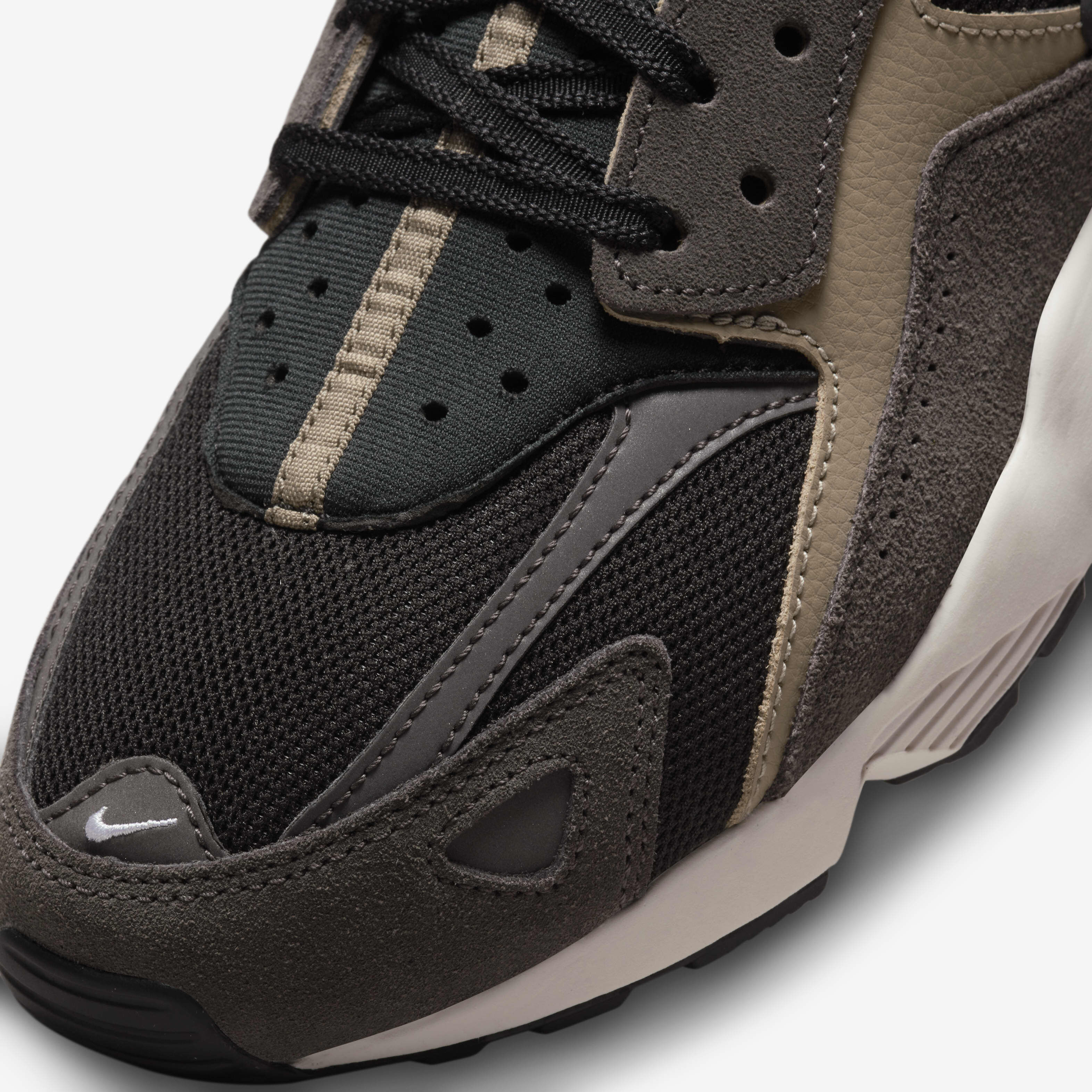 Nike Air Huarache Runner image number 7