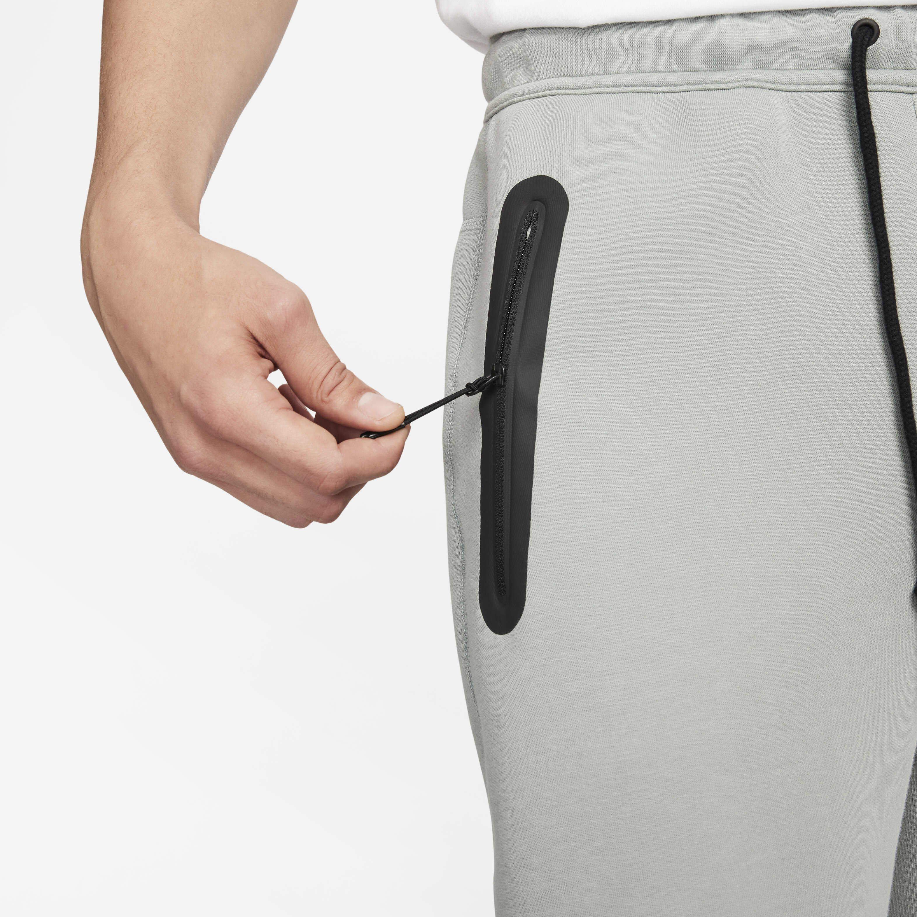 Nike Sportswear Tech Fleece image number 4