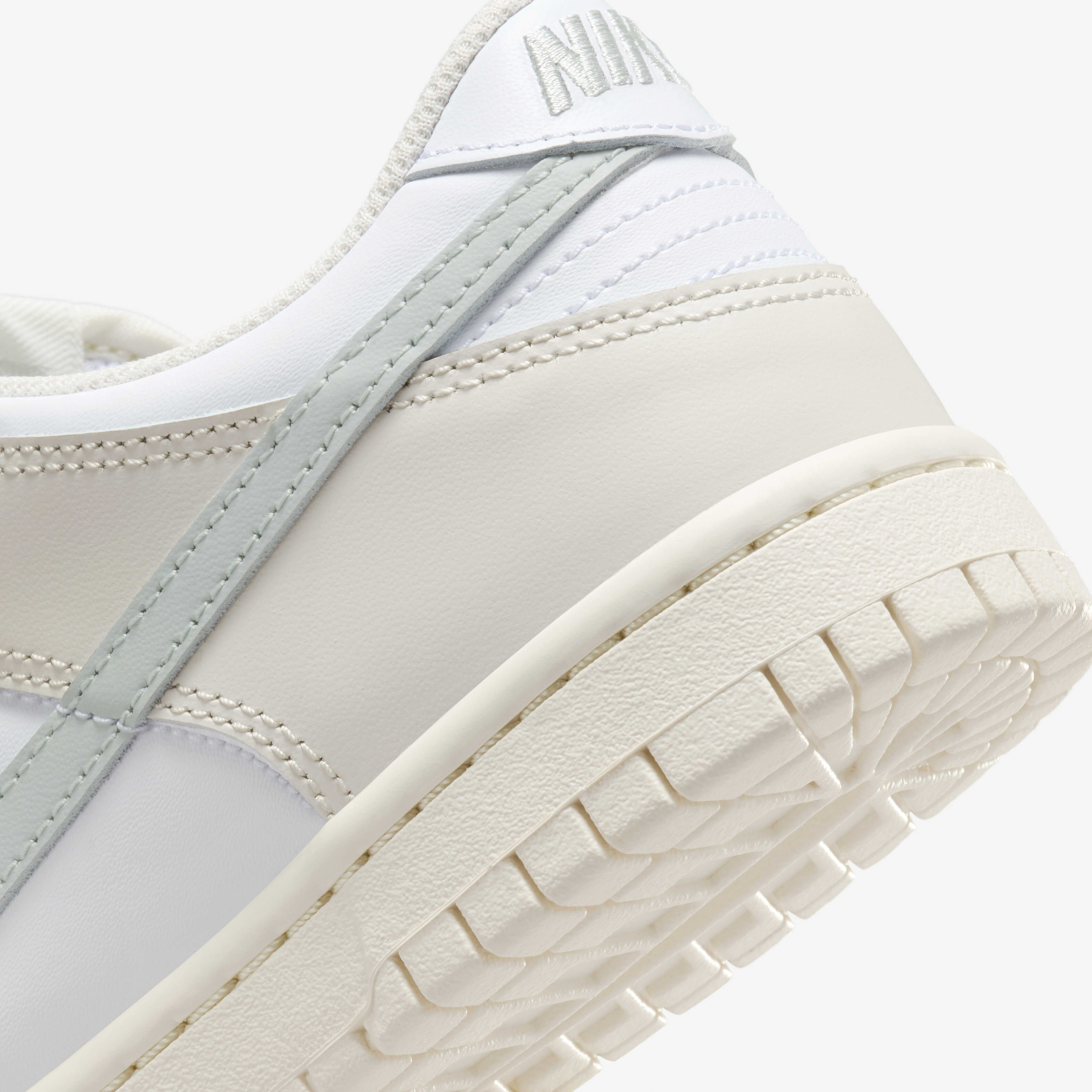 Nike Dunk Low ホワイト/ベージュ 最新リーク｜Nike Dunk Low 