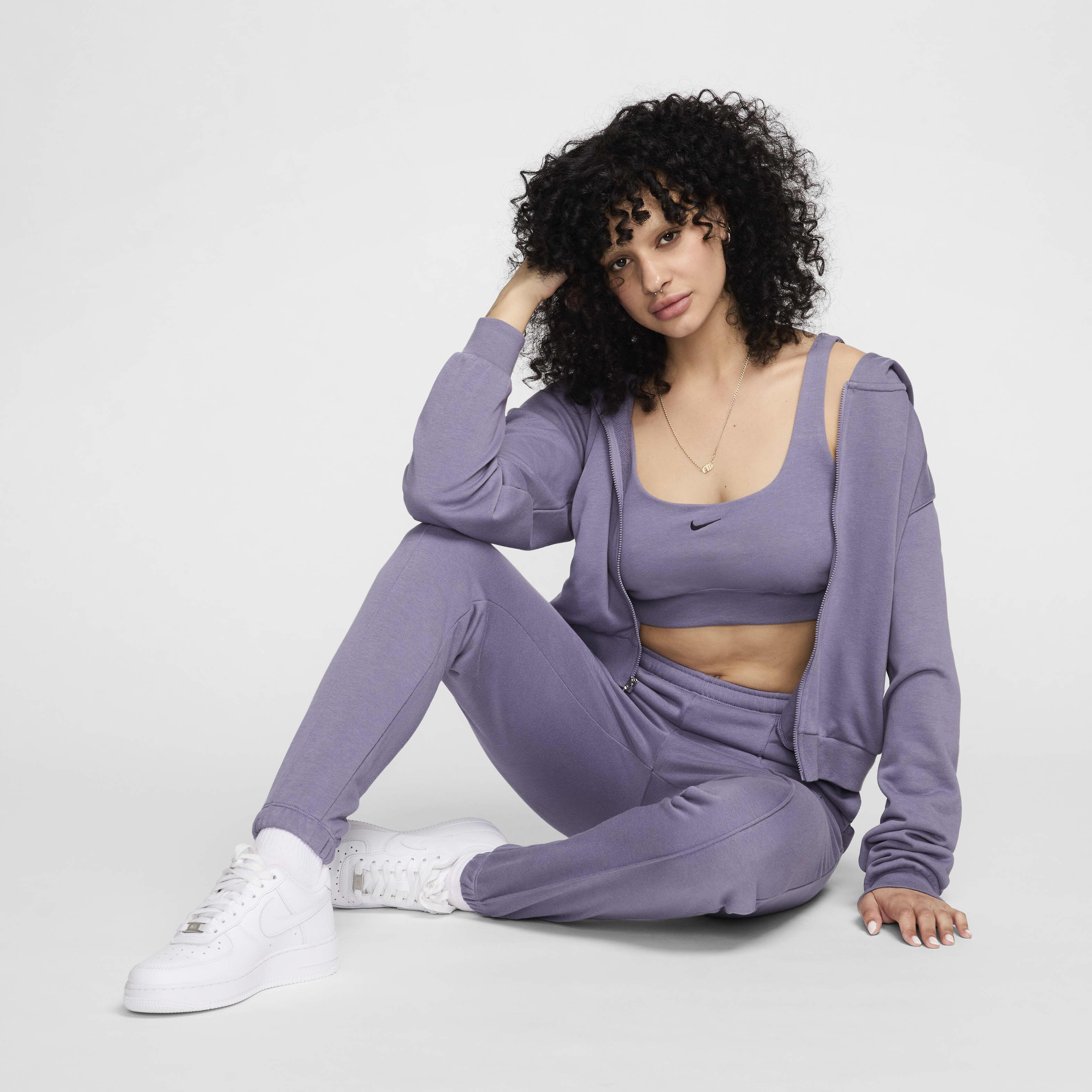 Nike Sportswear Chill Terry image number 4