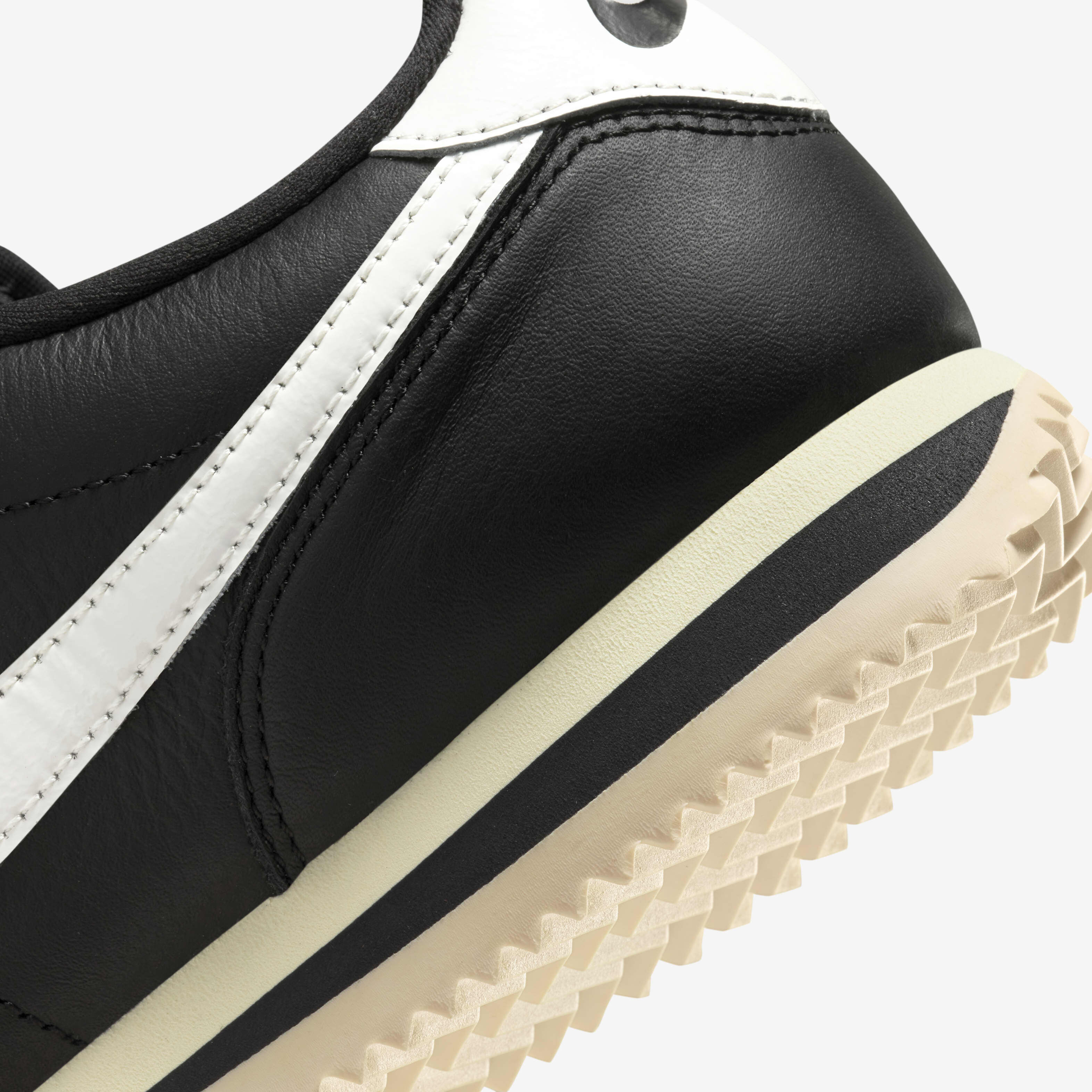 Zapatillas nike cortez basic leather on sale