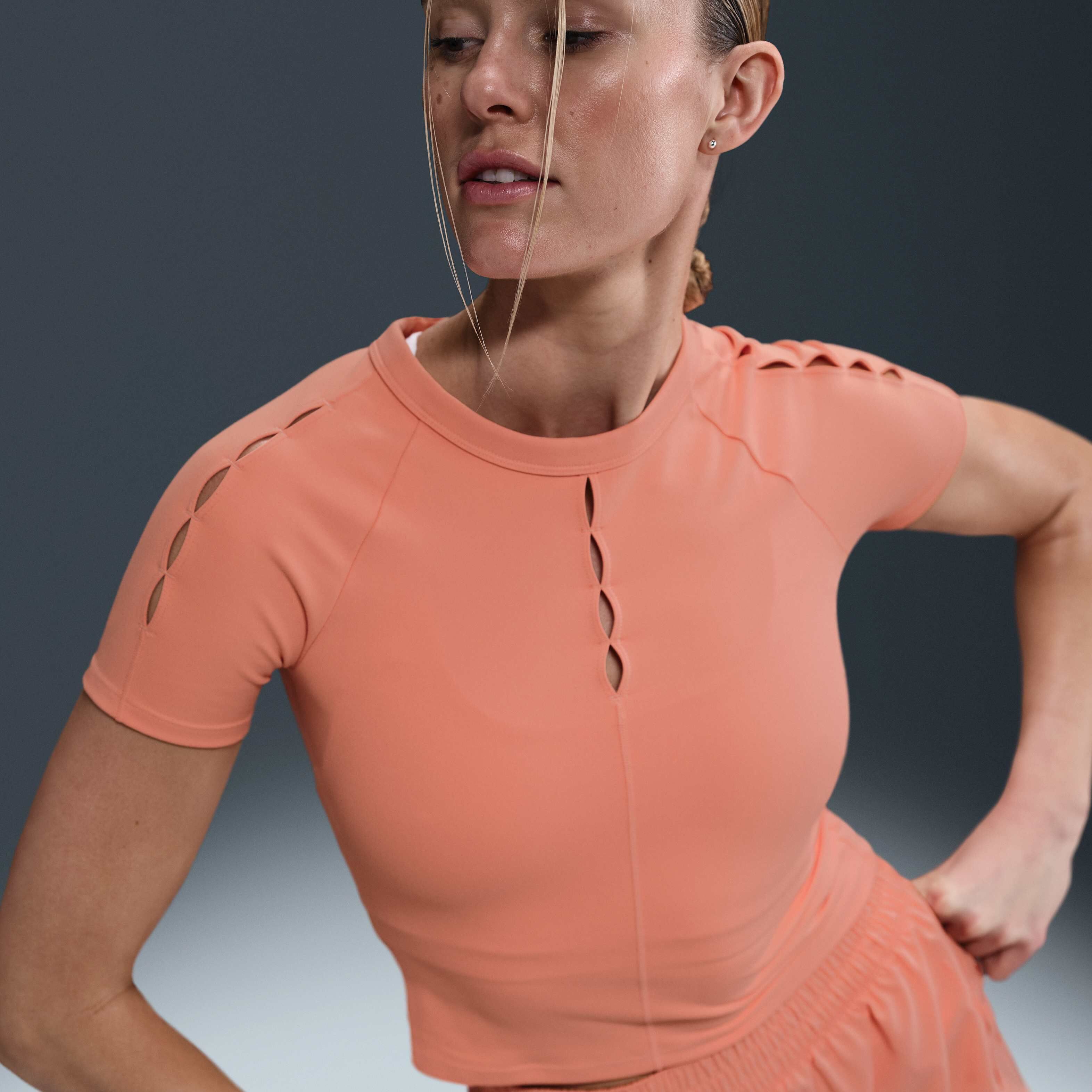 ★ Nike★ One Classic Dry Fit Short Sleeve Top W Apricot Ag Nike One Classic Dri-FIT Short Sleeve Top Women - apricot