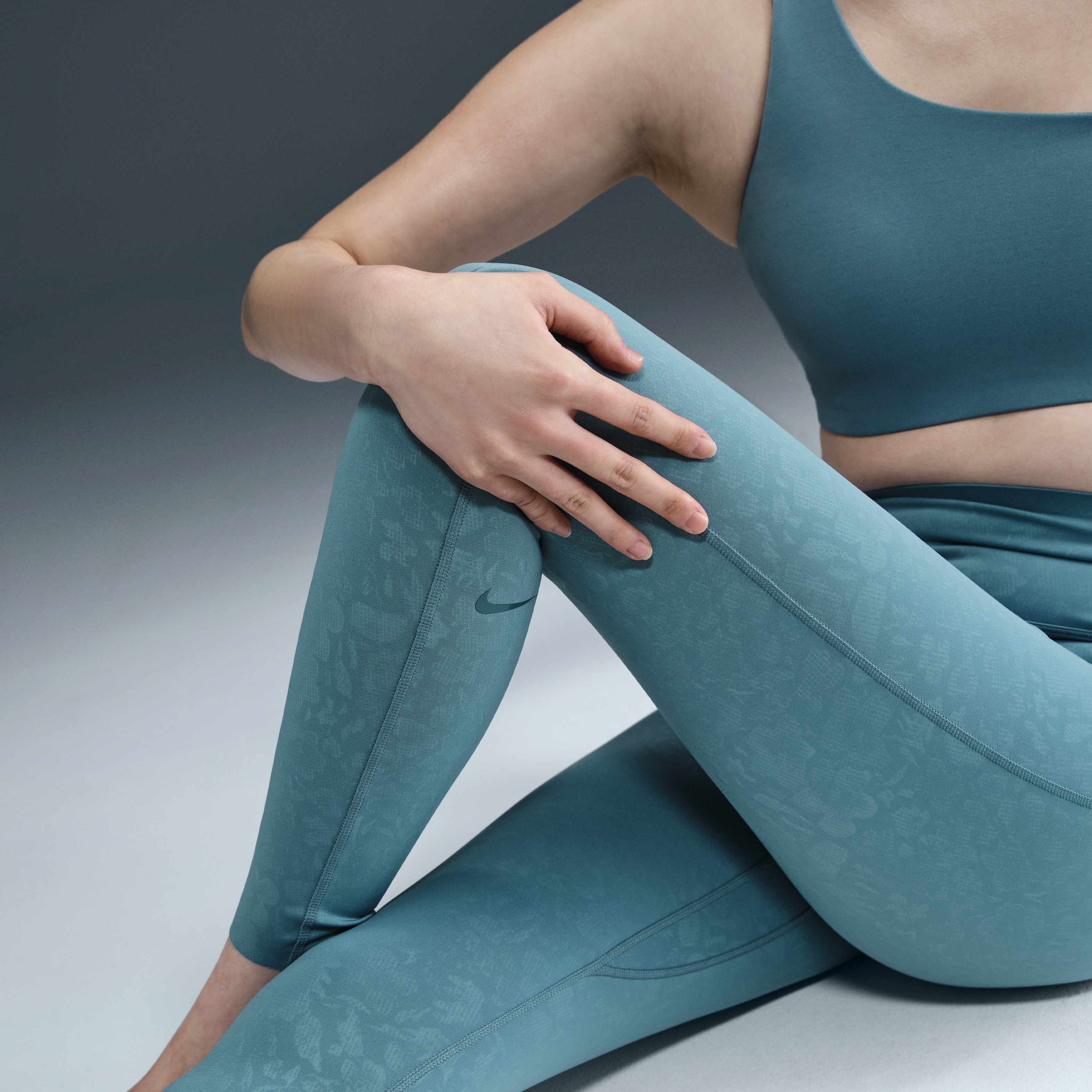 Nike Universa image number 4