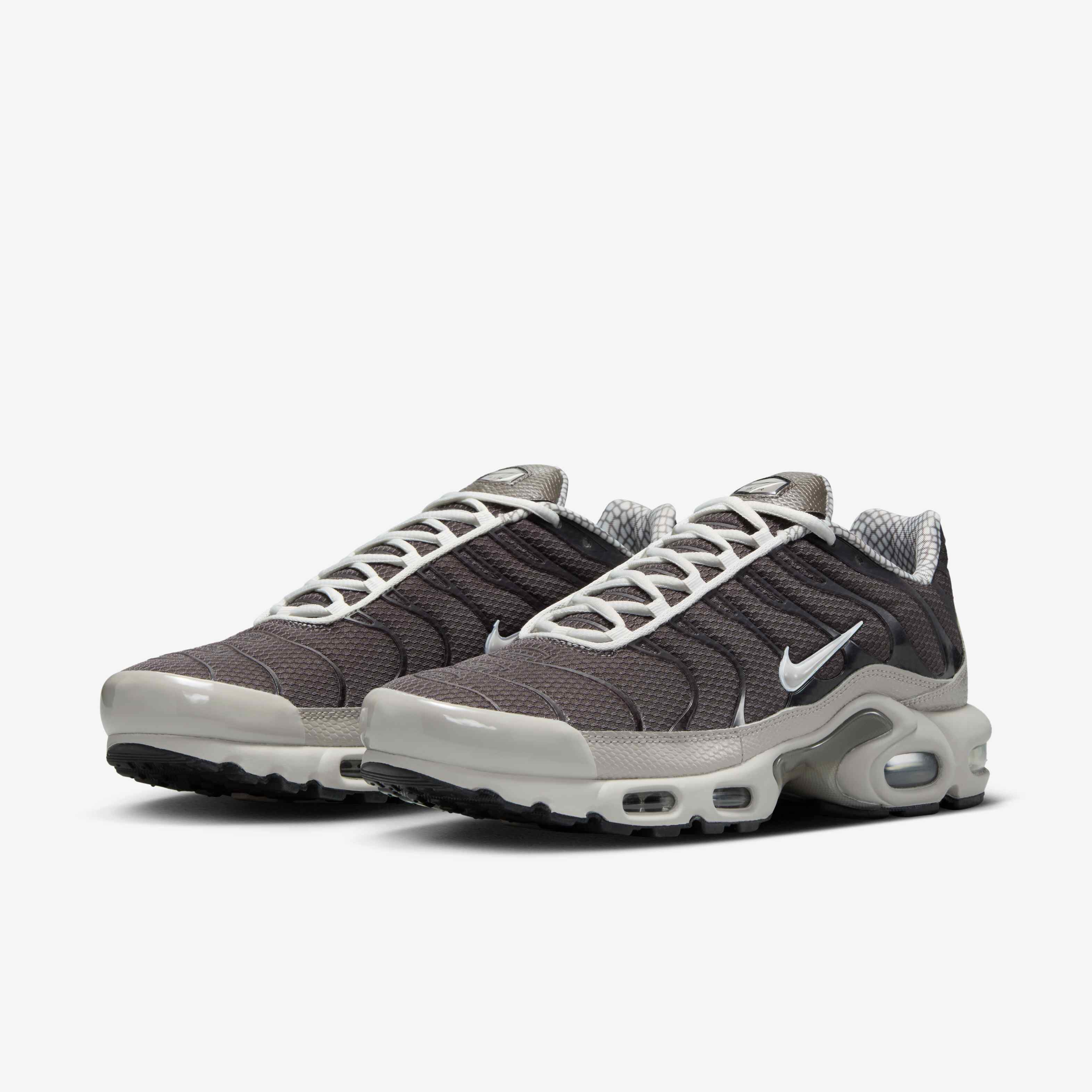 Nike Air Max Plus image number 4