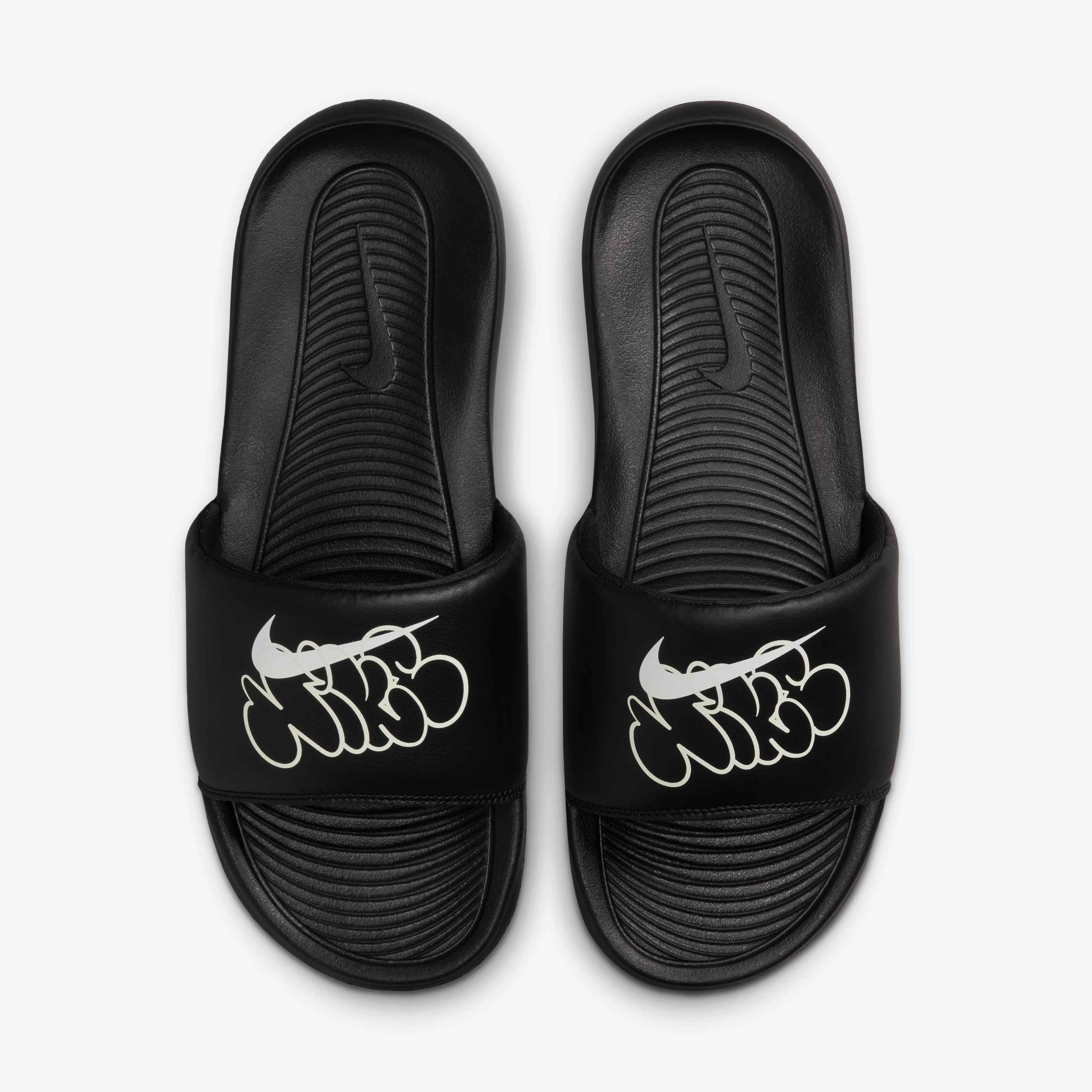 Nike Victori One image number 4