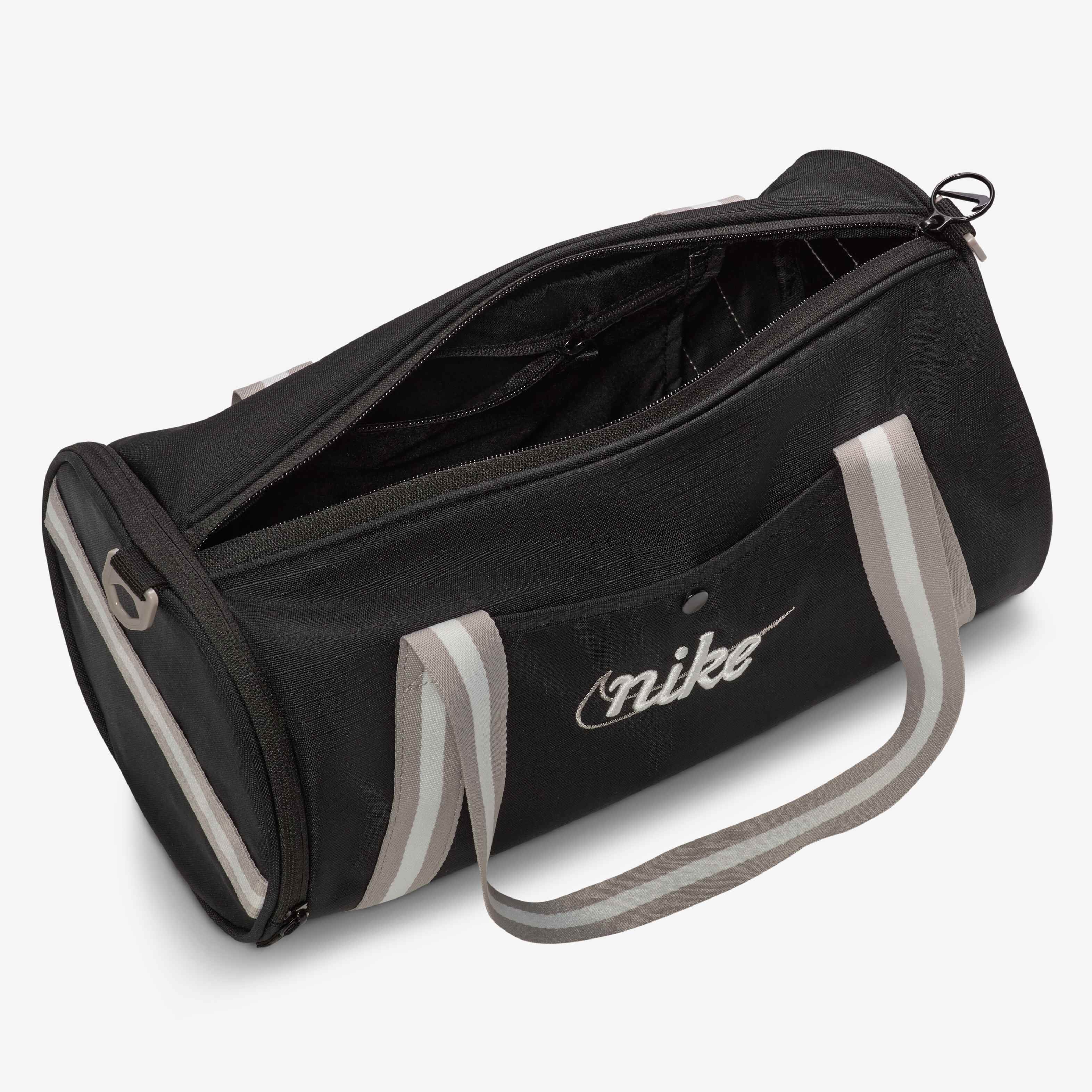 NIKE ★【ダッフルバッグ】Heritage Retro Duffel Bag (13L) Buy Nike Heritage Retro Duffel Bag (13L) - Black/College
