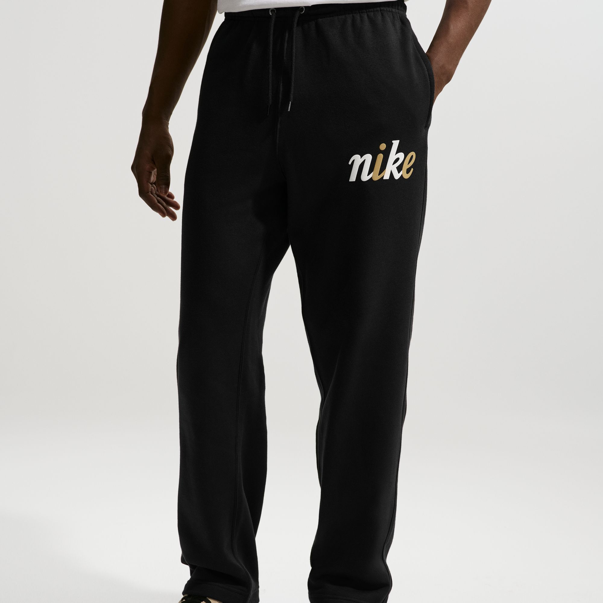 Nike Sportswear Club image number 2