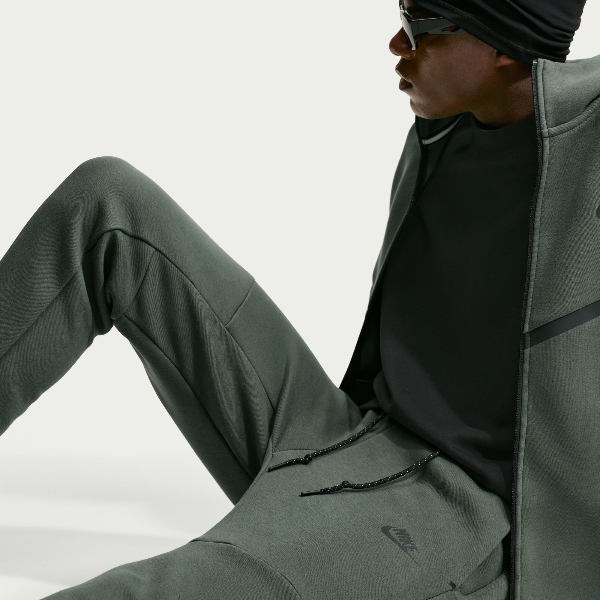 Nike Tech image number 4