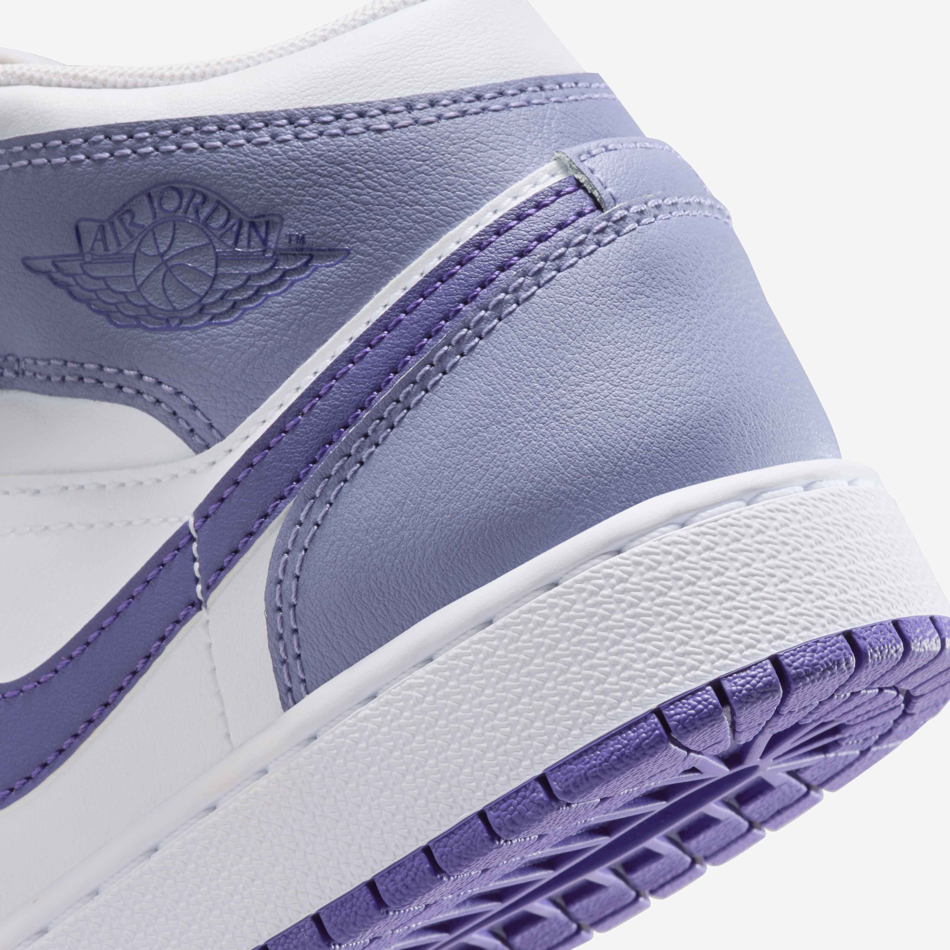 Air Jordan 1 Mid image number 7