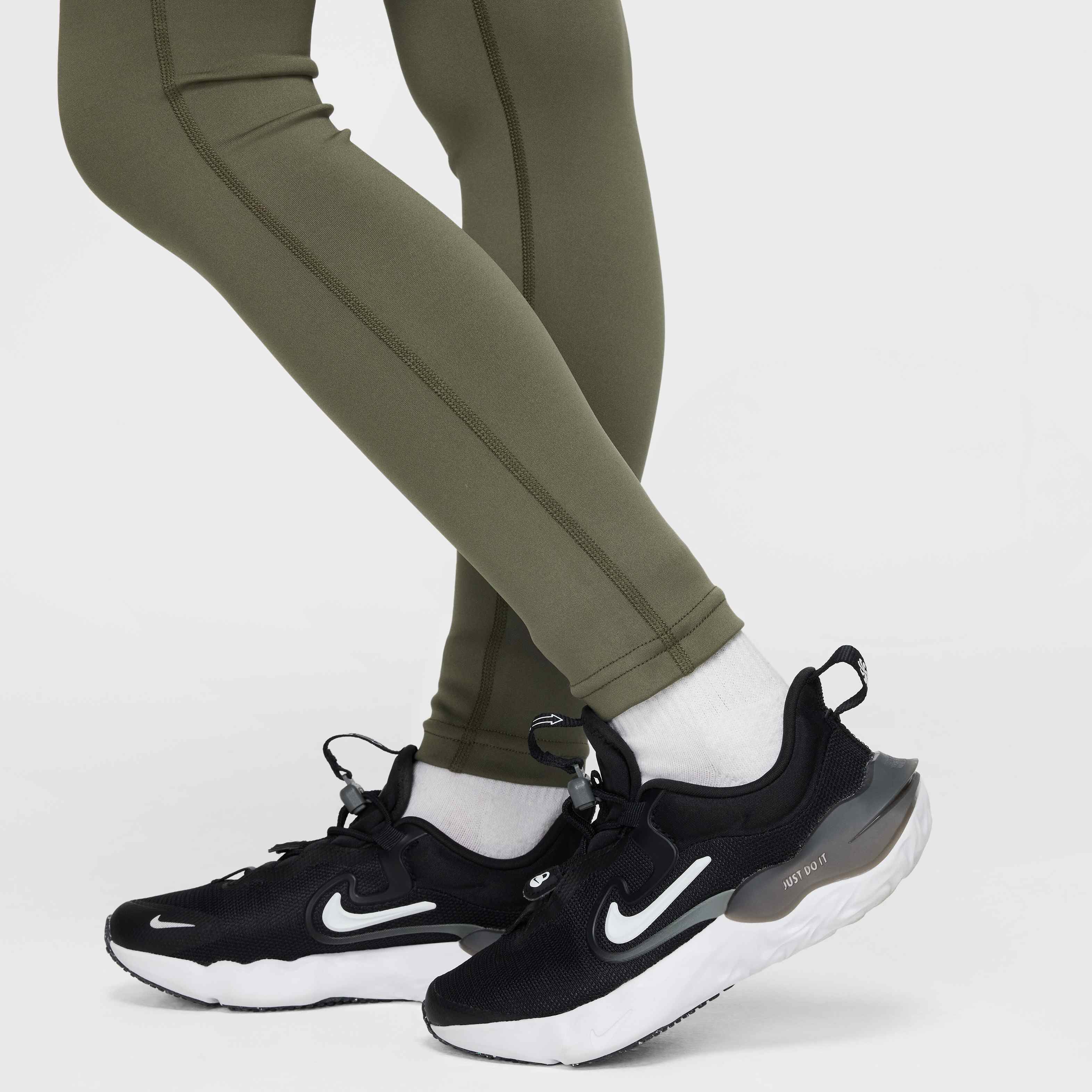 Nike Pro image number 4