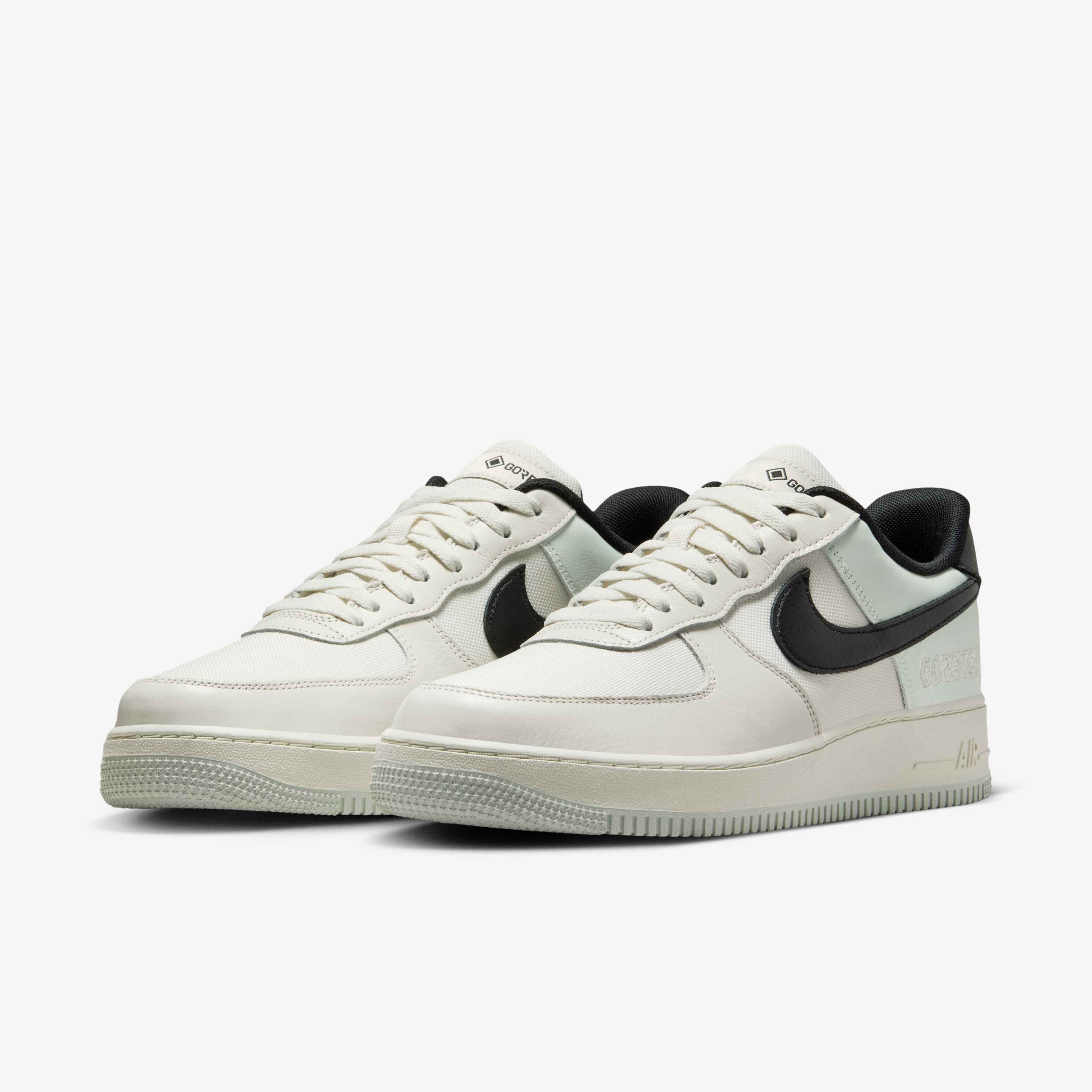 【海外限定／極少】AIR FORCE 1 GORE-TEX／LIGHT BONE NIKE - 【海外限定／極少】AIR FORCE 1 GORE-TEX／LIGHT BONEの通販 by