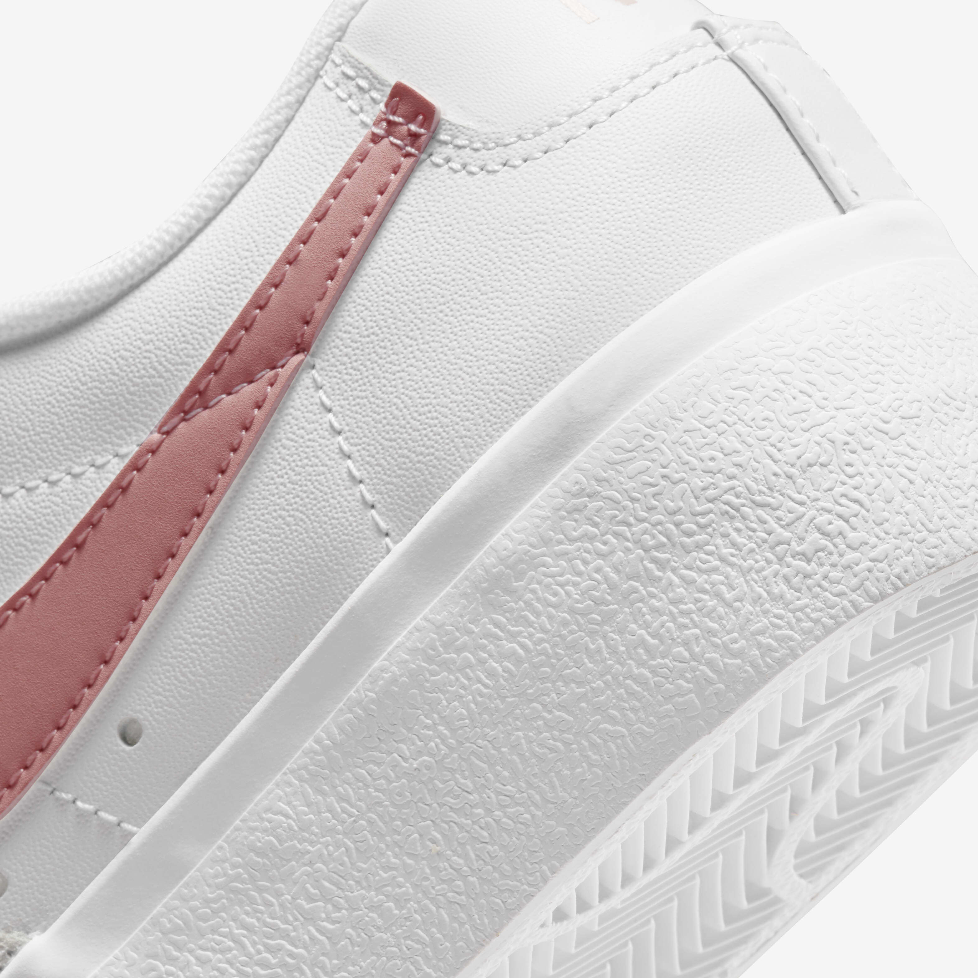 Nike Blazer Low Platform image number 8