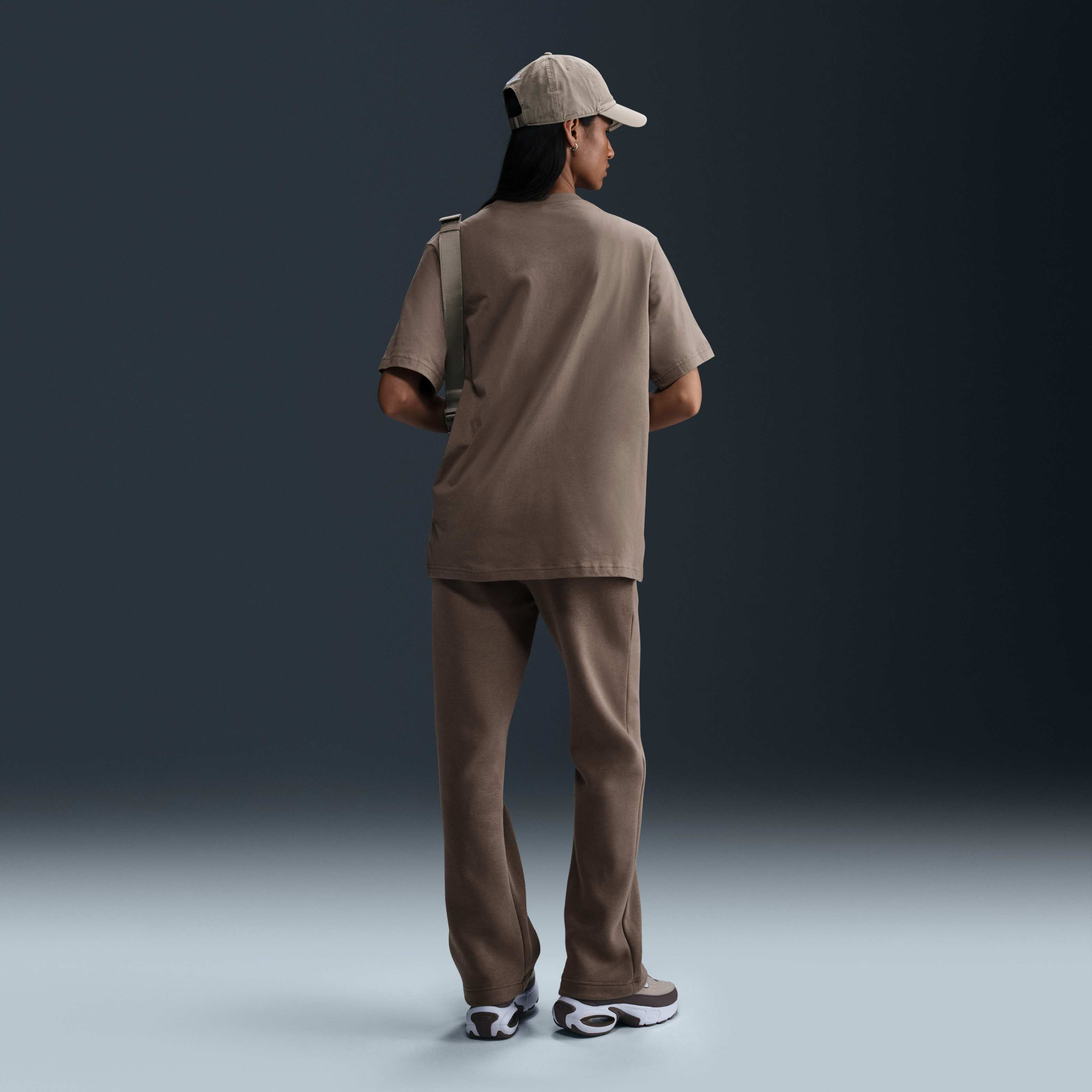 نايكي سبورتسوير ايسنشال image number 4