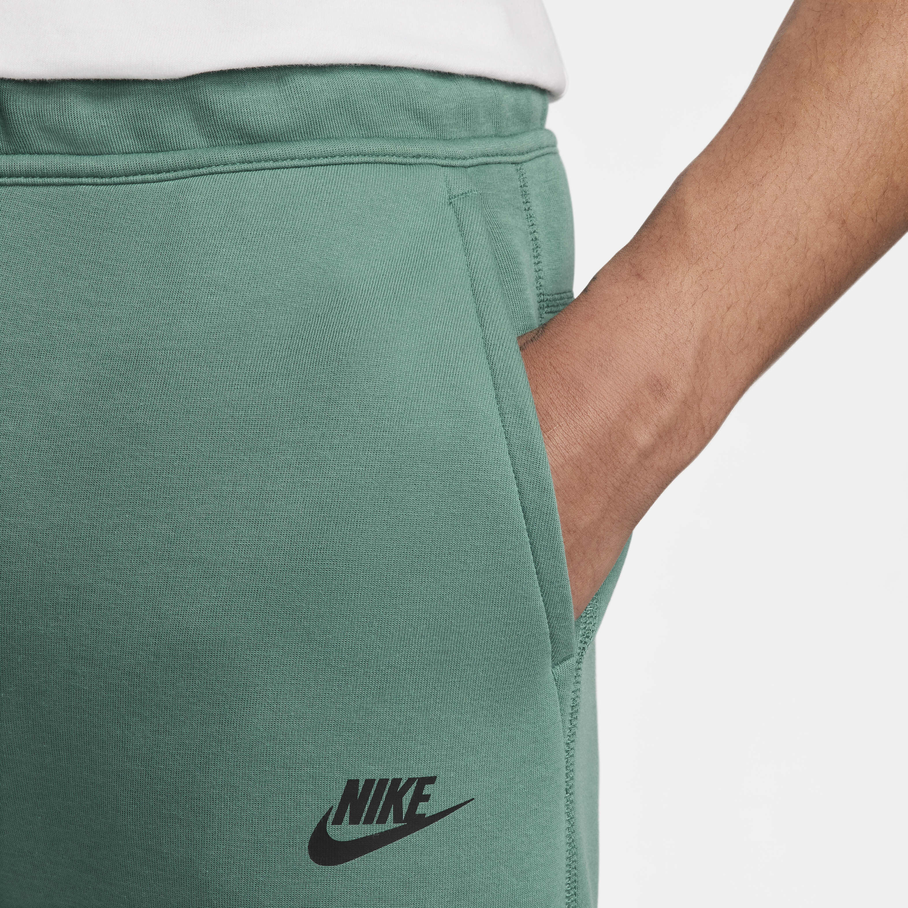 Nike Sportswear Tech Fleece image number 3