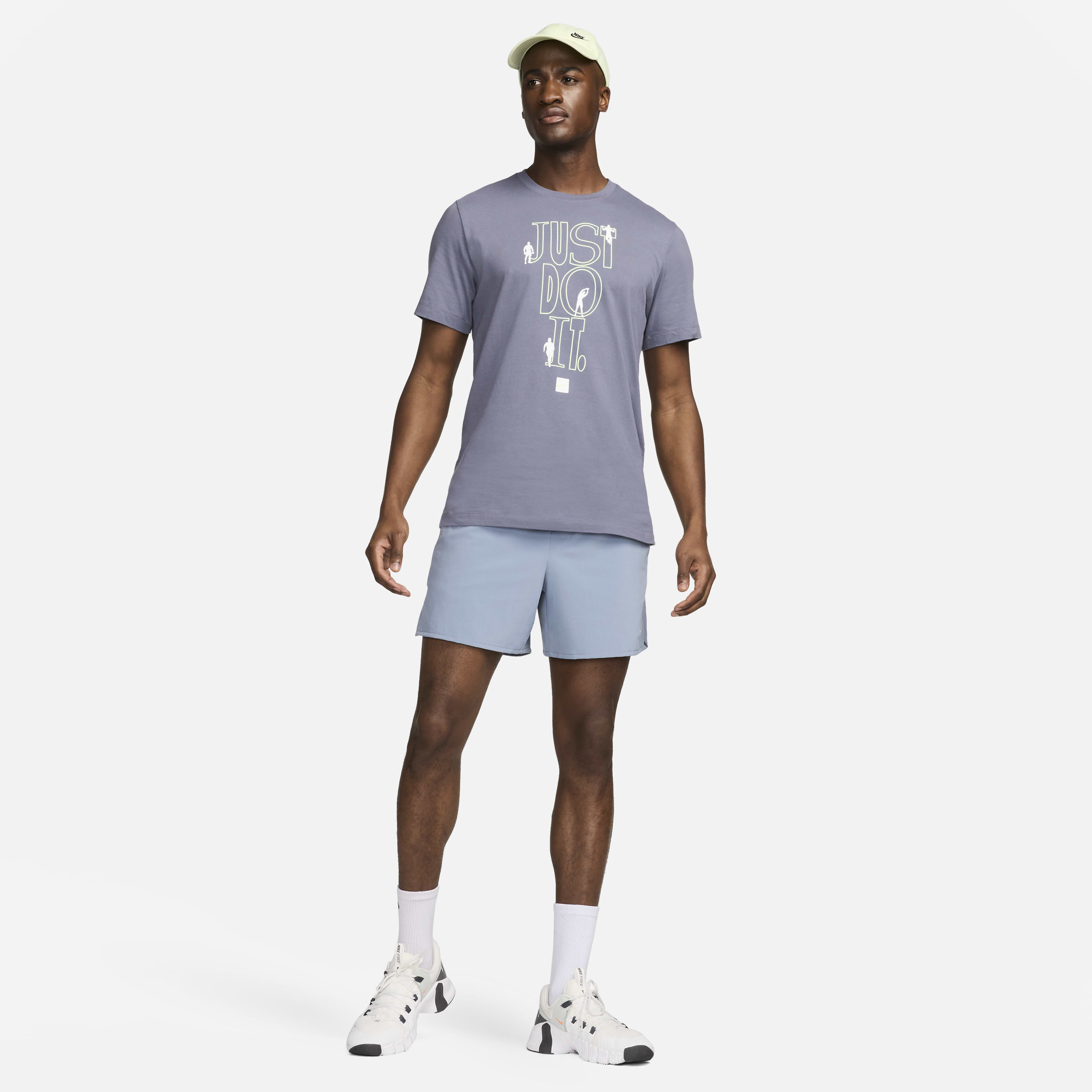 Nikeさイト シャツ カラーブロック Buy Nike Men's Fitness T-Shirt - Light Carbon | Nike Saudi